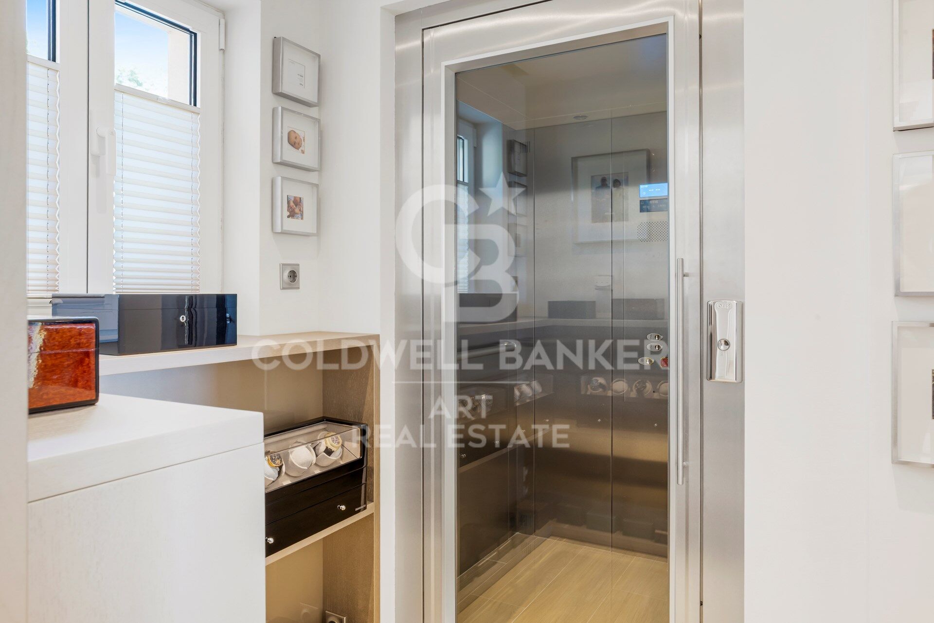 Top quality 4 bedroom penthouse in Altos de los Almendros, Benahavís