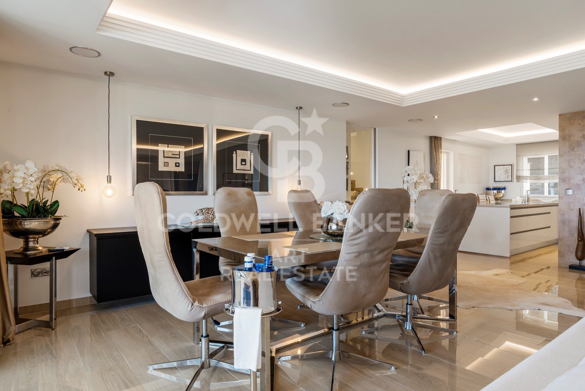Top quality 4 bedroom penthouse in Altos de los Almendros, Benahavís