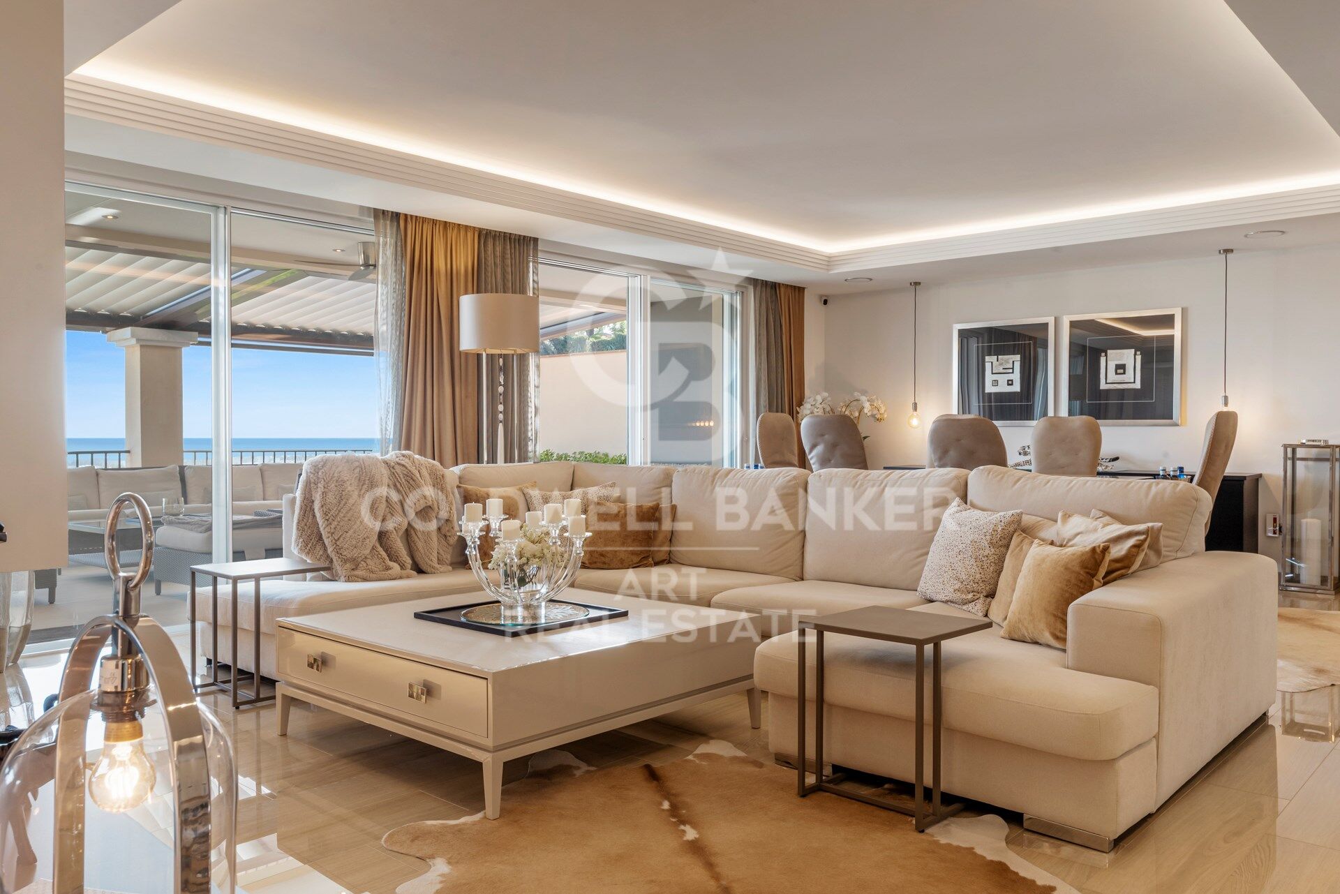 Top quality 4 bedroom penthouse in Altos de los Almendros, Benahavís