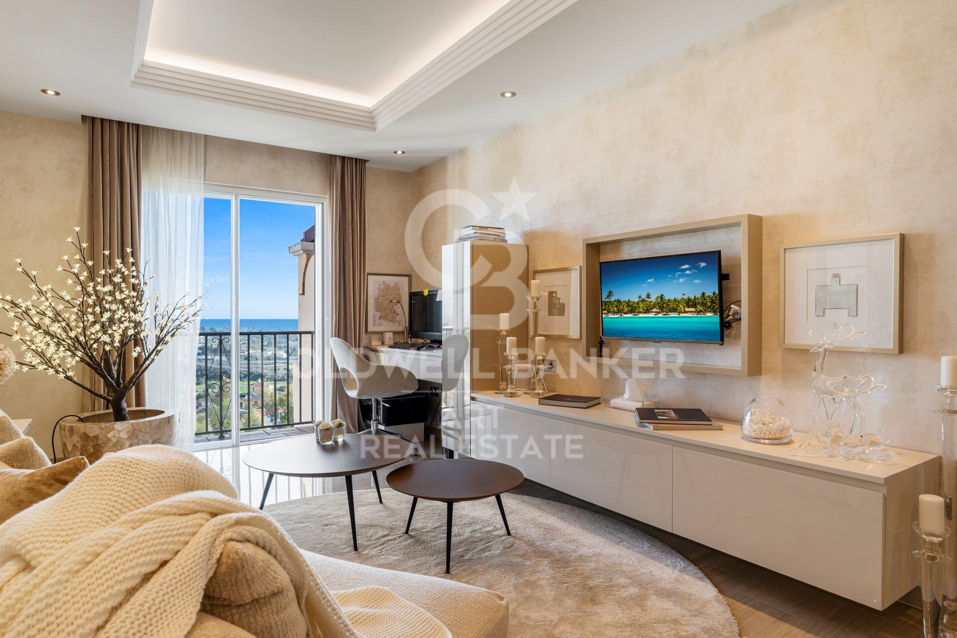 Top quality 4 bedroom penthouse in Altos de los Almendros, Benahavís