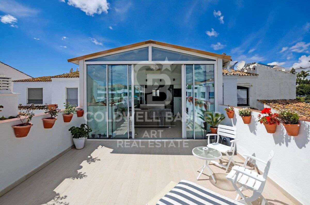 Spectacular penthouse in Jardines del Puerto in Puerto Banús