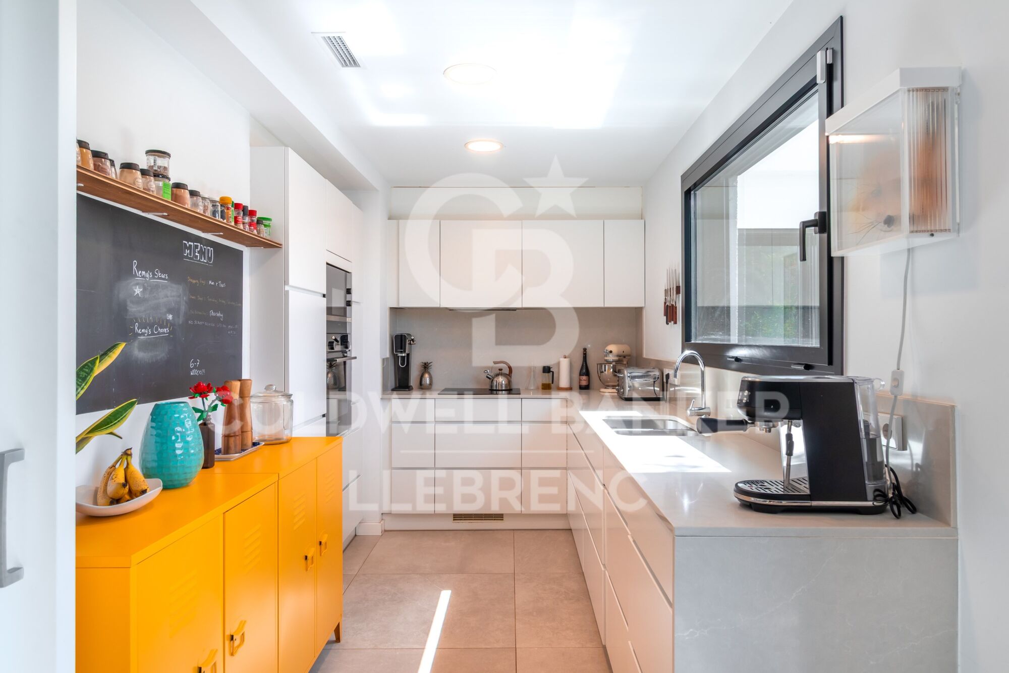 House with pool and solarium for sale in Font del Mont, a unique and exclusive area
