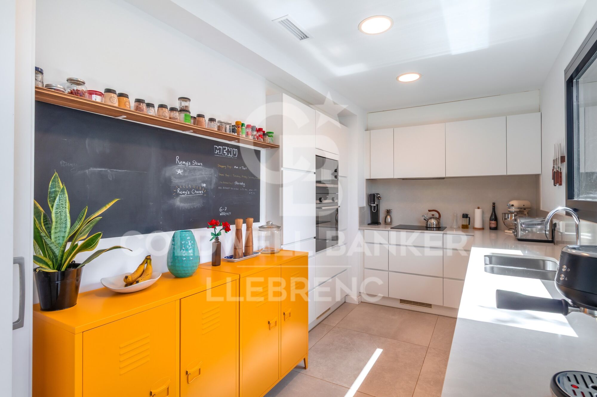 House with pool and solarium for sale in Font del Mont, a unique and exclusive area