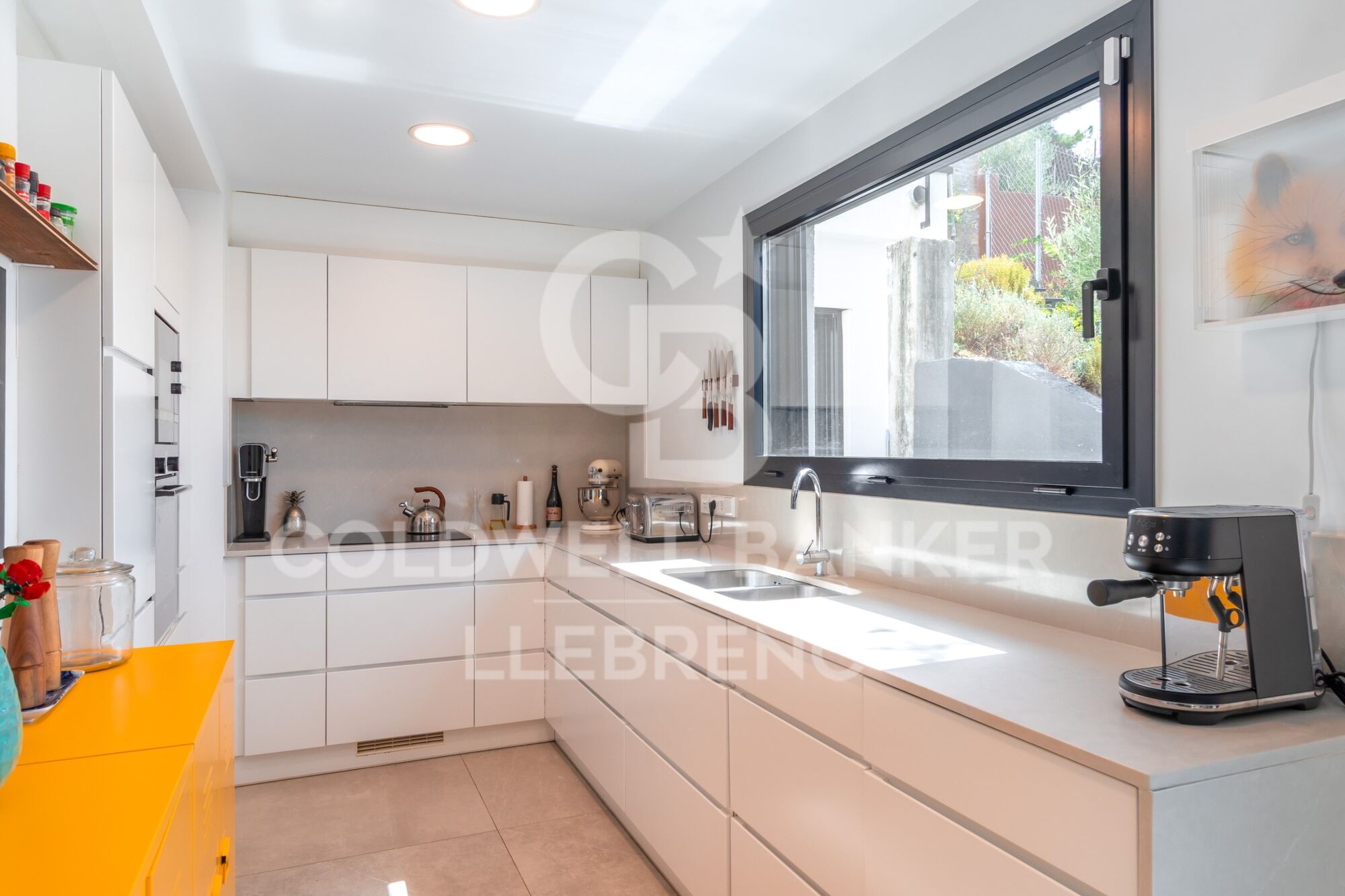 Casa con piscina y solárium en venta en Font del Mont, una zona única y exclusiva