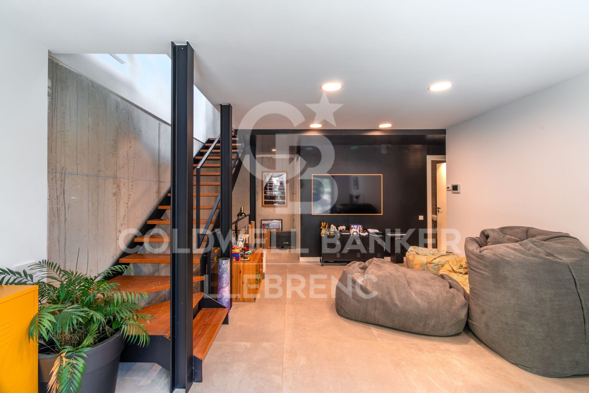 Casa con piscina y solárium en venta en Font del Mont, una zona única y exclusiva
