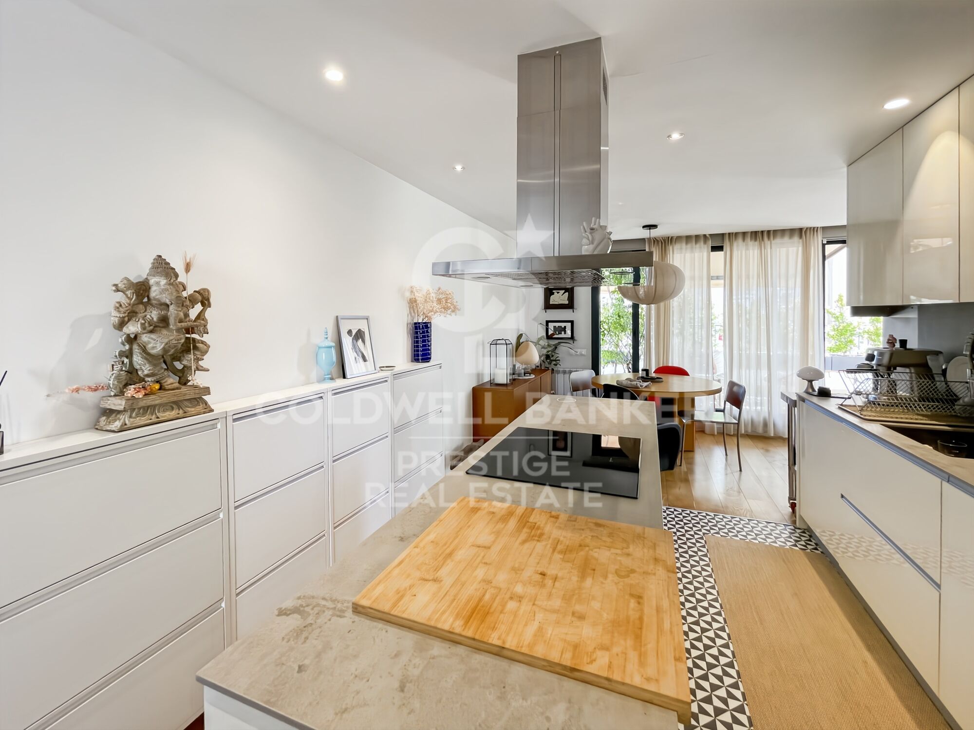 Renovated Penthouse with 2 Terraces in Vila de Gracia