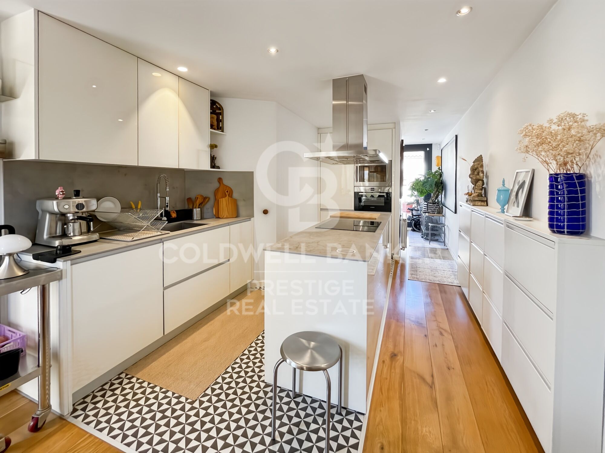 Renovated Penthouse with 2 Terraces in Vila de Gracia
