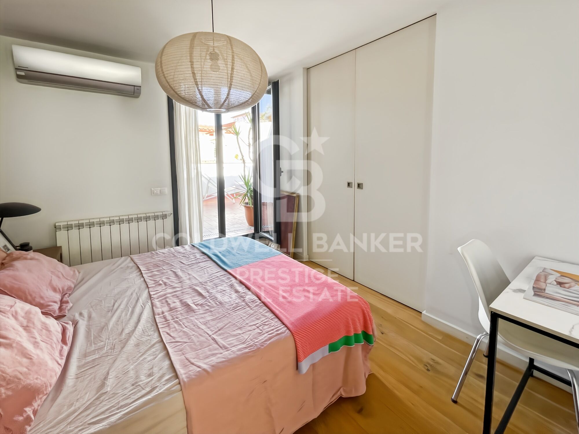 Renovated Penthouse with 2 Terraces in Vila de Gracia