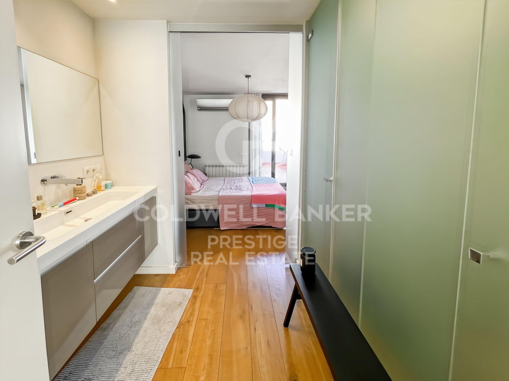 Renovated Penthouse with 2 Terraces in Vila de Gracia