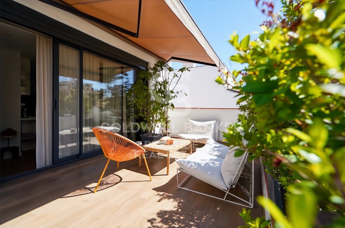 Penthouse rénové avec 2 terrasses à Vila de Gracia