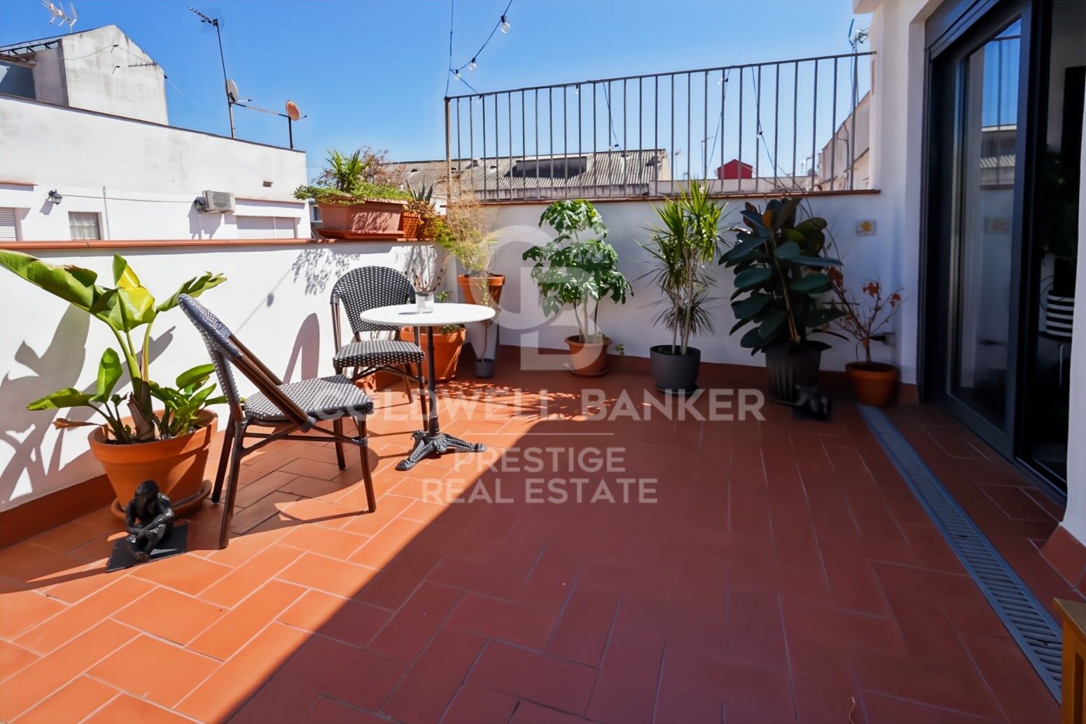 Penthouse rénové avec 2 terrasses à Vila de Gracia