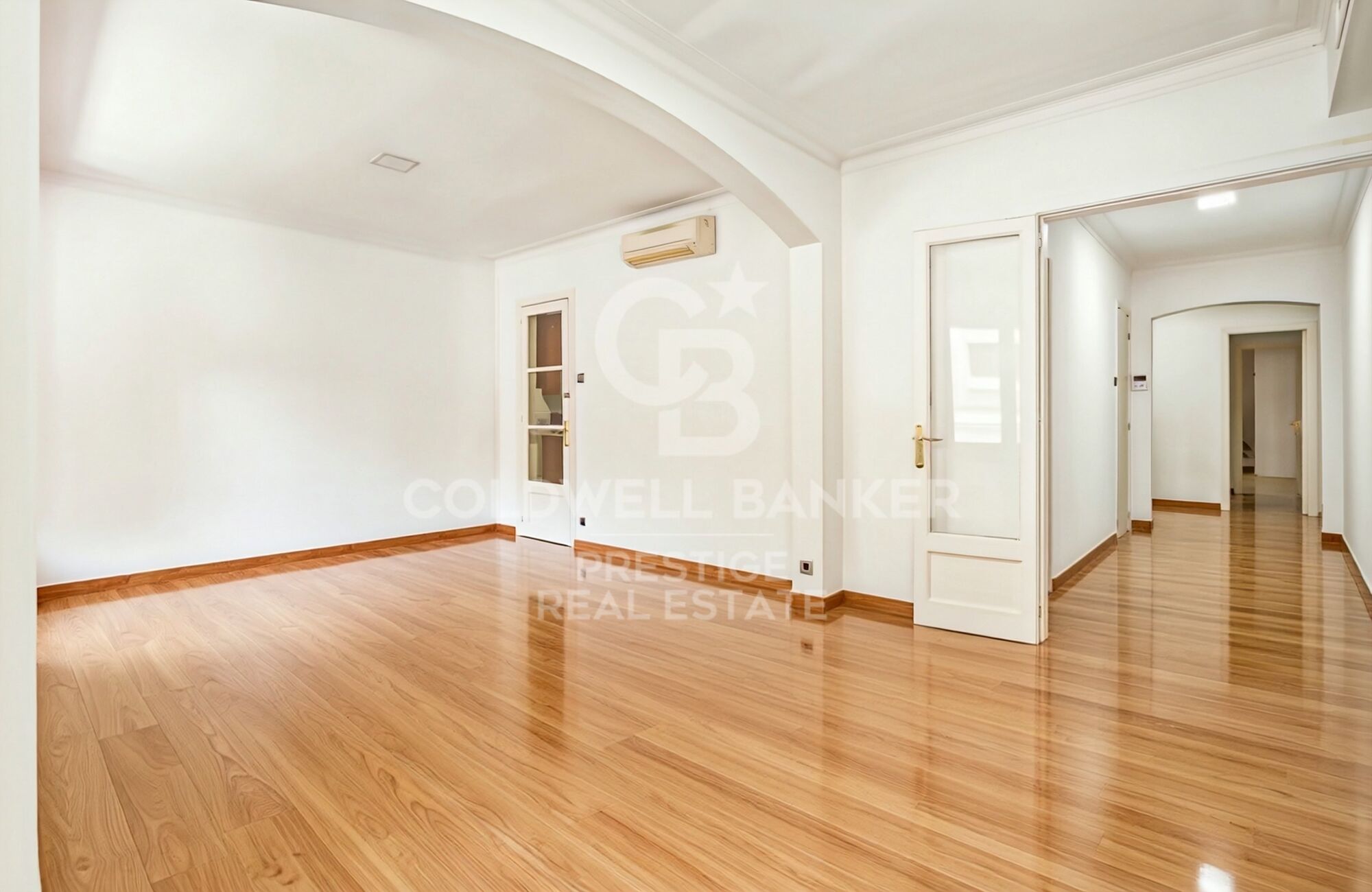 Large apartment to renovate with Catalan vaulted ceilings and high ceilings in Vila de Gràcia - Idea