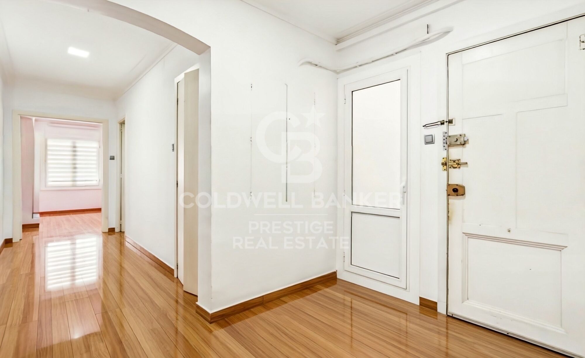 Large apartment to renovate with Catalan vaulted ceilings and high ceilings in Vila de Gràcia - Idea