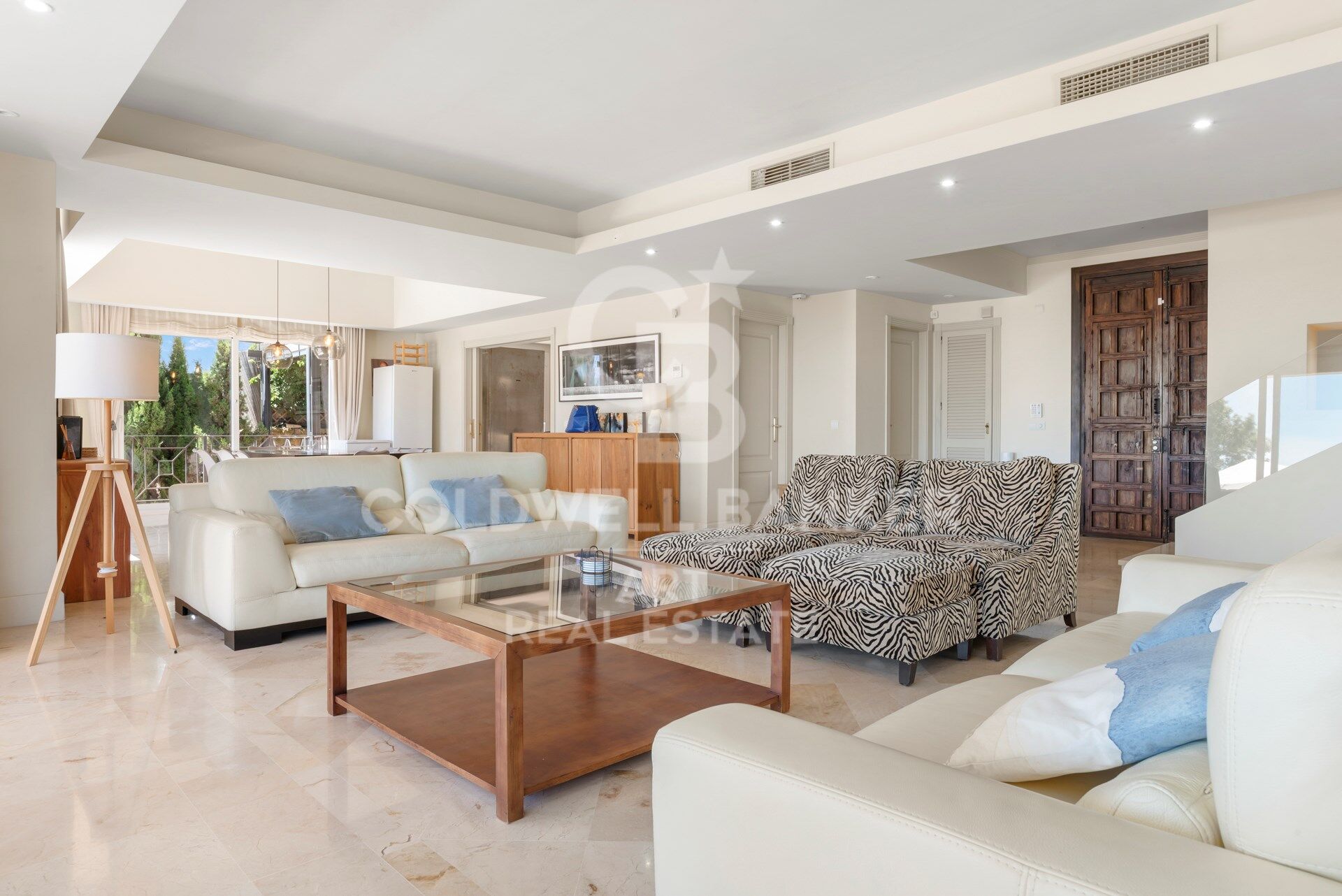 Luxuriöse zeitgenössische Villa mit atemberaubendem Mittelmeerblick in La Paloma