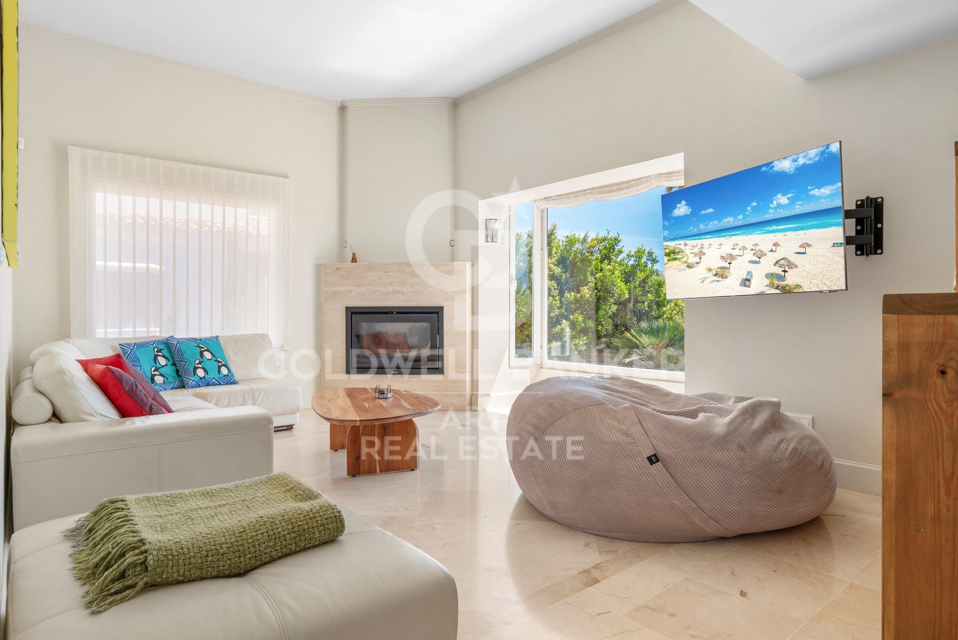 Luxuriöse zeitgenössische Villa mit atemberaubendem Mittelmeerblick in La Paloma
