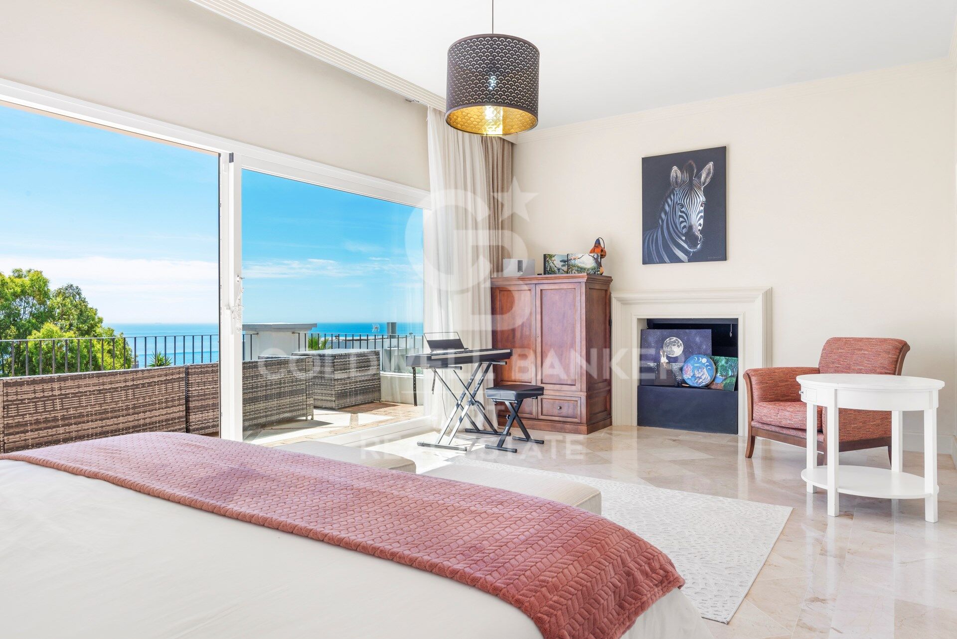 Luxuriöse zeitgenössische Villa mit atemberaubendem Mittelmeerblick in La Paloma