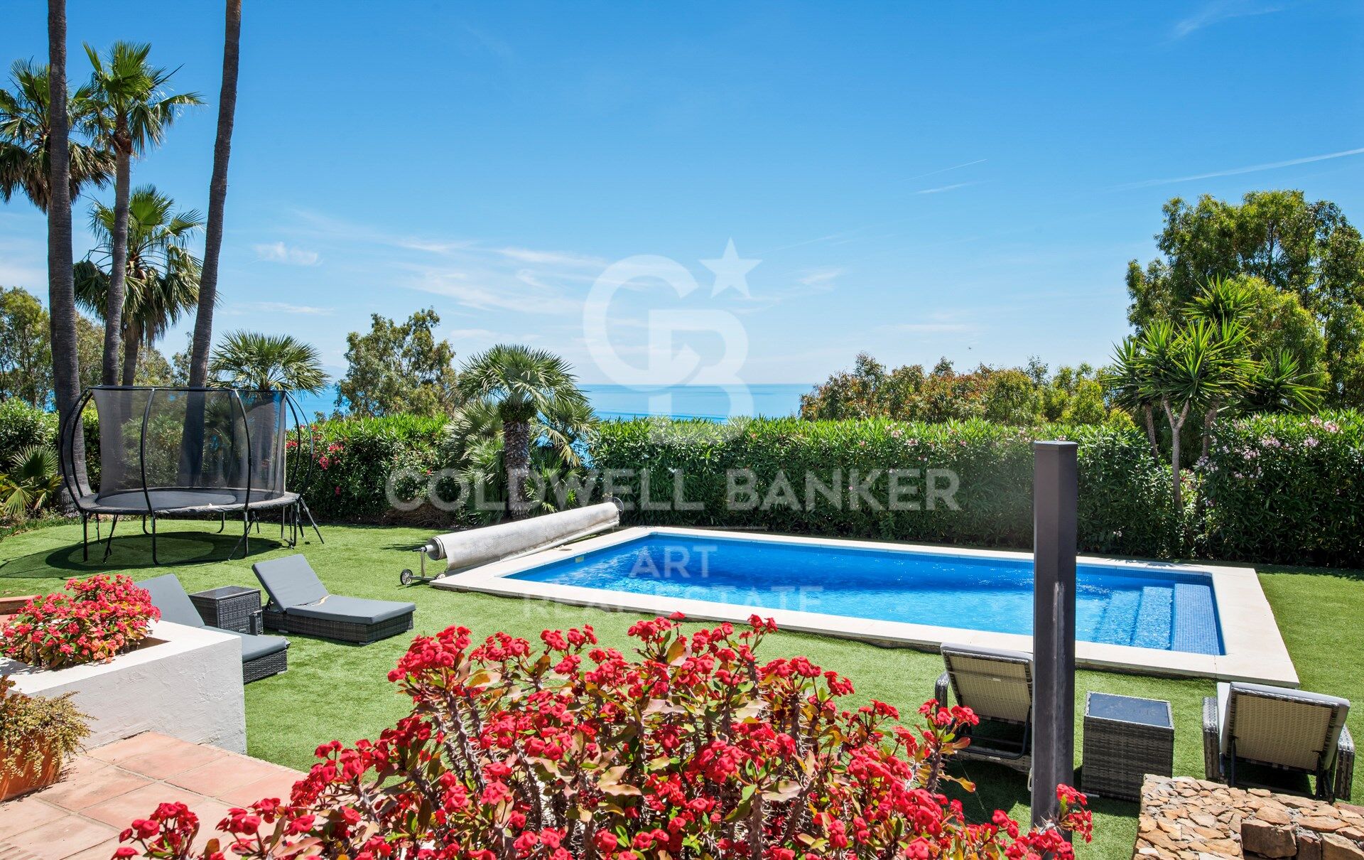 Luxuriöse zeitgenössische Villa mit atemberaubendem Mittelmeerblick in La Paloma