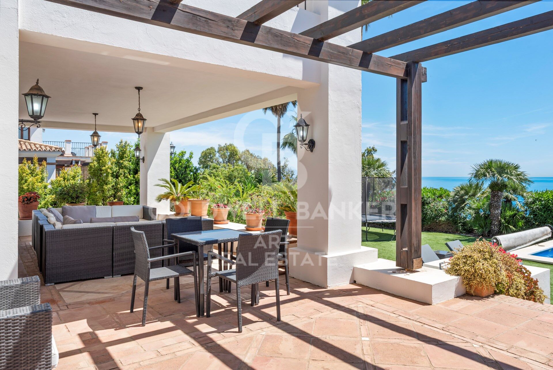 Luxuriöse zeitgenössische Villa mit atemberaubendem Mittelmeerblick in La Paloma