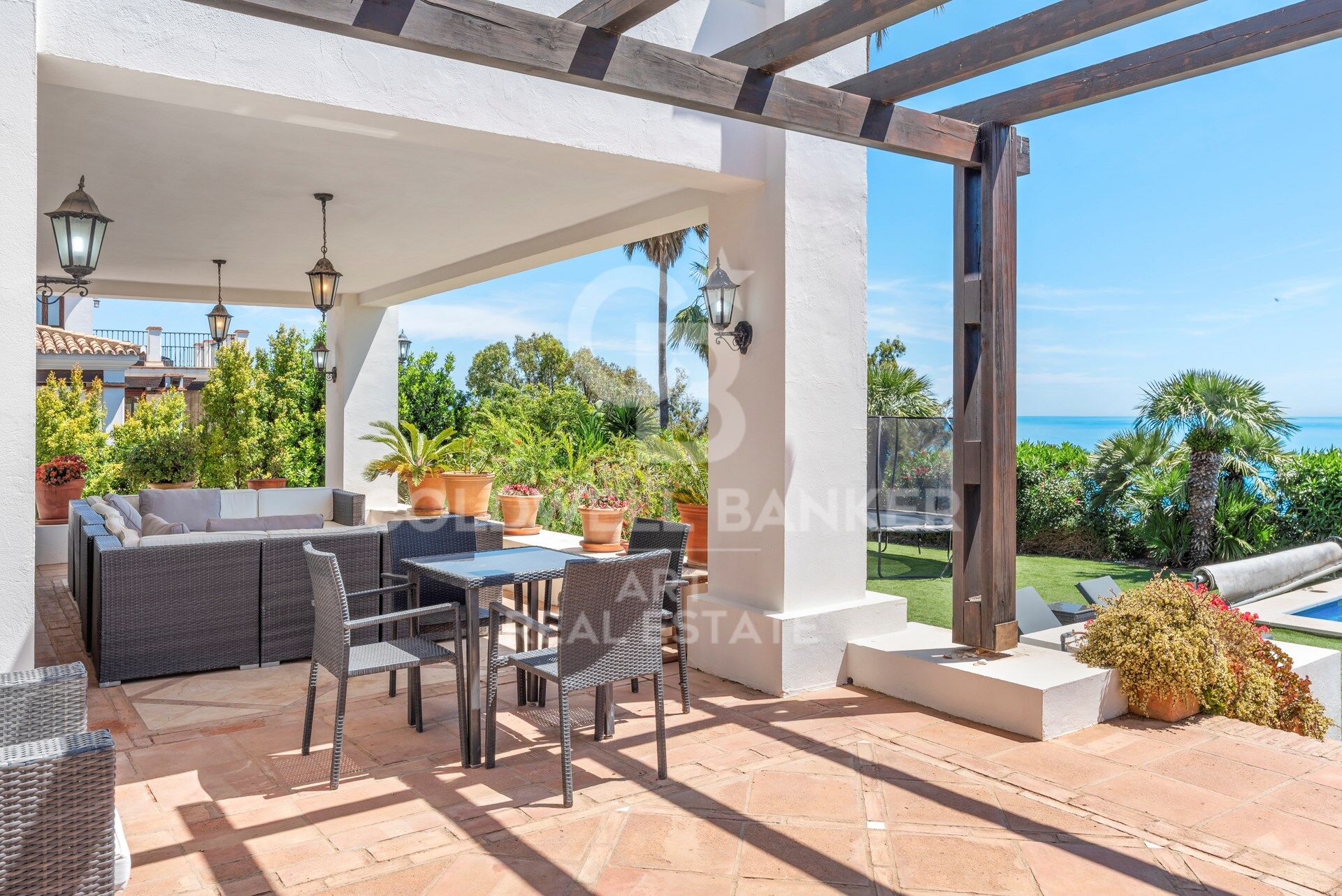 Luxuriöse zeitgenössische Villa mit atemberaubendem Mittelmeerblick in La Paloma