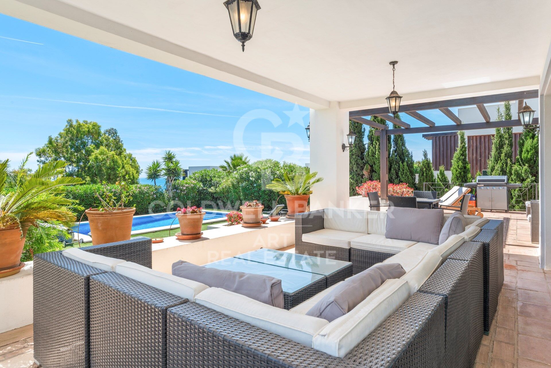 Luxuriöse zeitgenössische Villa mit atemberaubendem Mittelmeerblick in La Paloma
