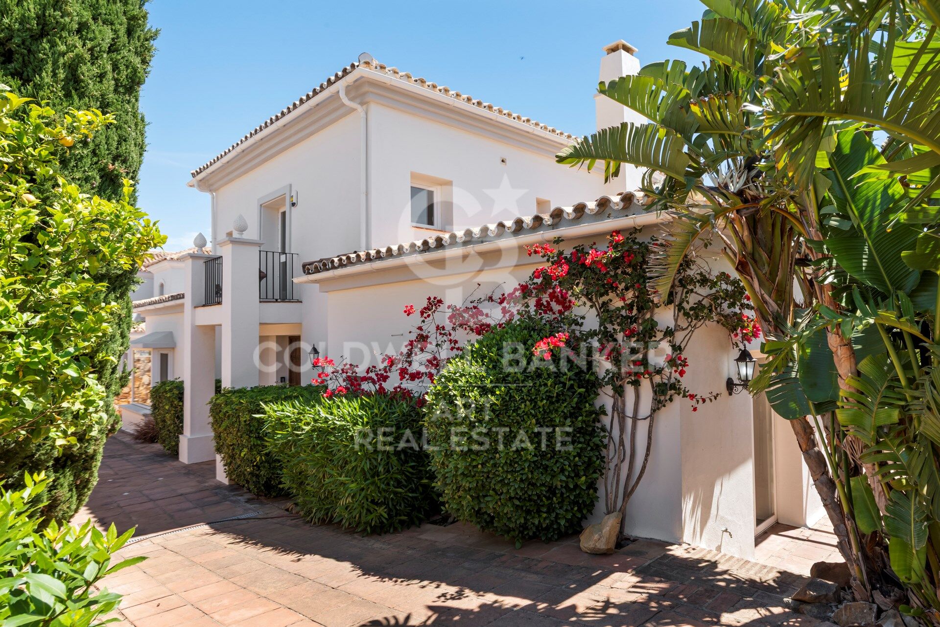 Luxuriöse zeitgenössische Villa mit atemberaubendem Mittelmeerblick in La Paloma