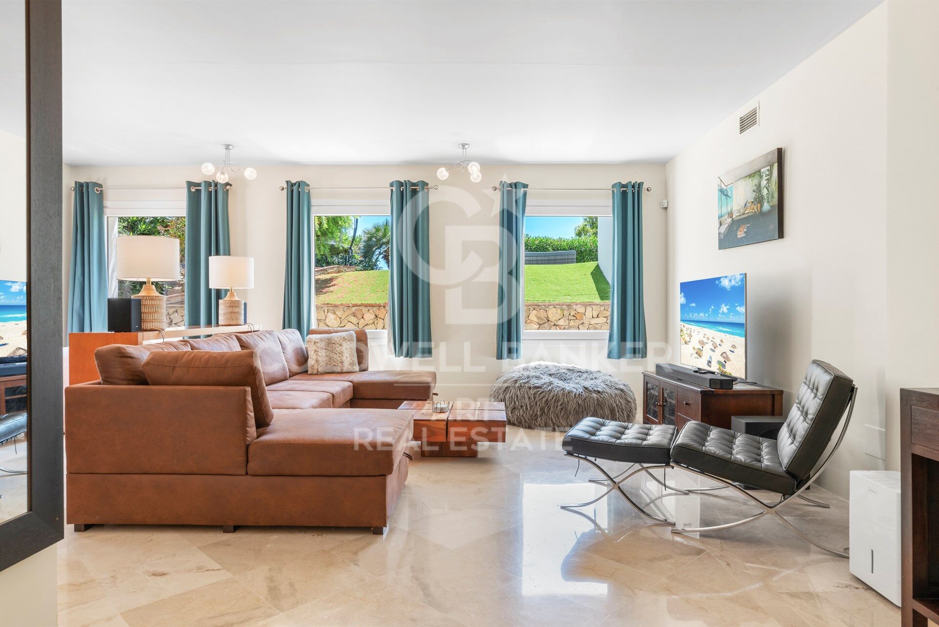 Luxuriöse zeitgenössische Villa mit atemberaubendem Mittelmeerblick in La Paloma