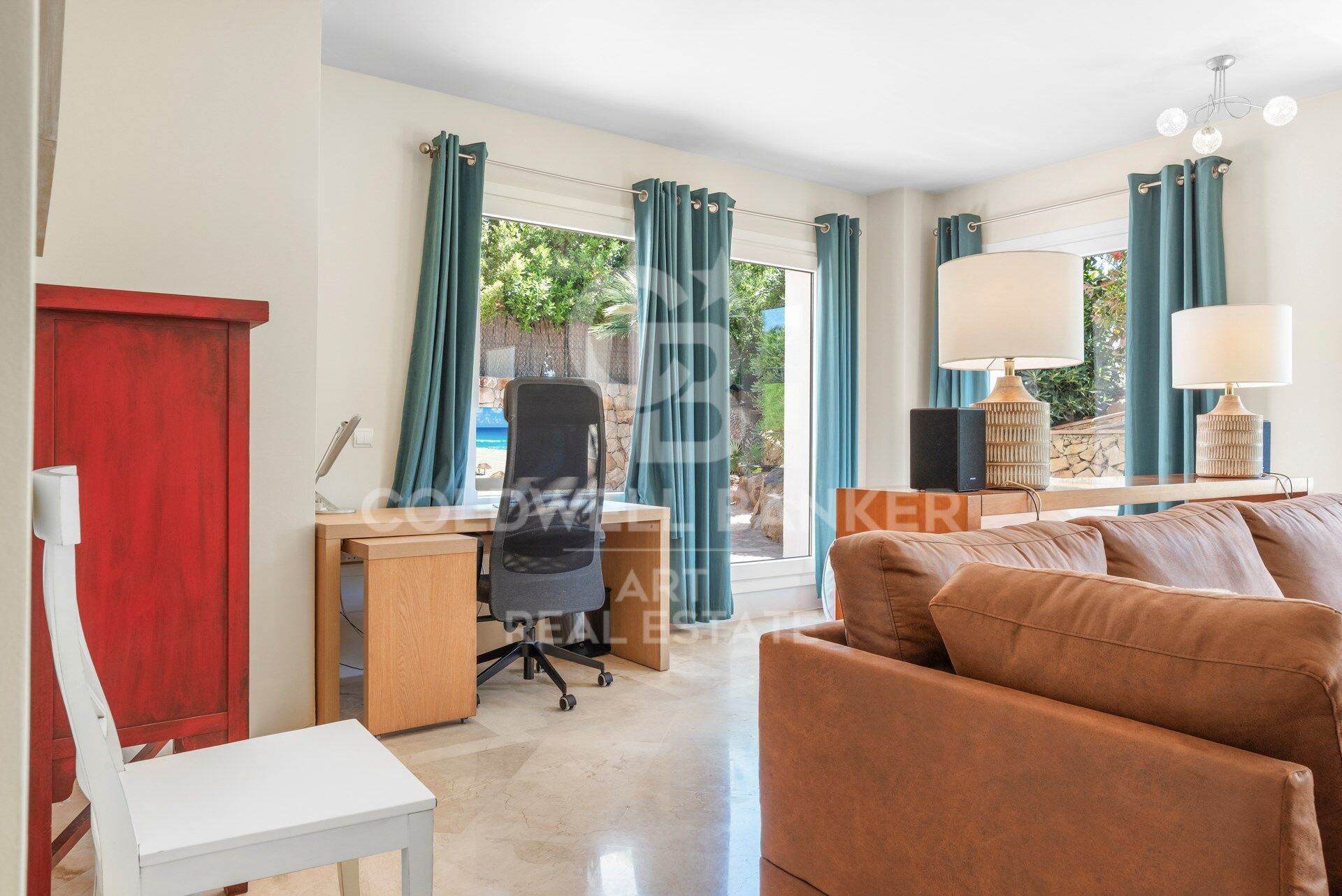 Luxuriöse zeitgenössische Villa mit atemberaubendem Mittelmeerblick in La Paloma