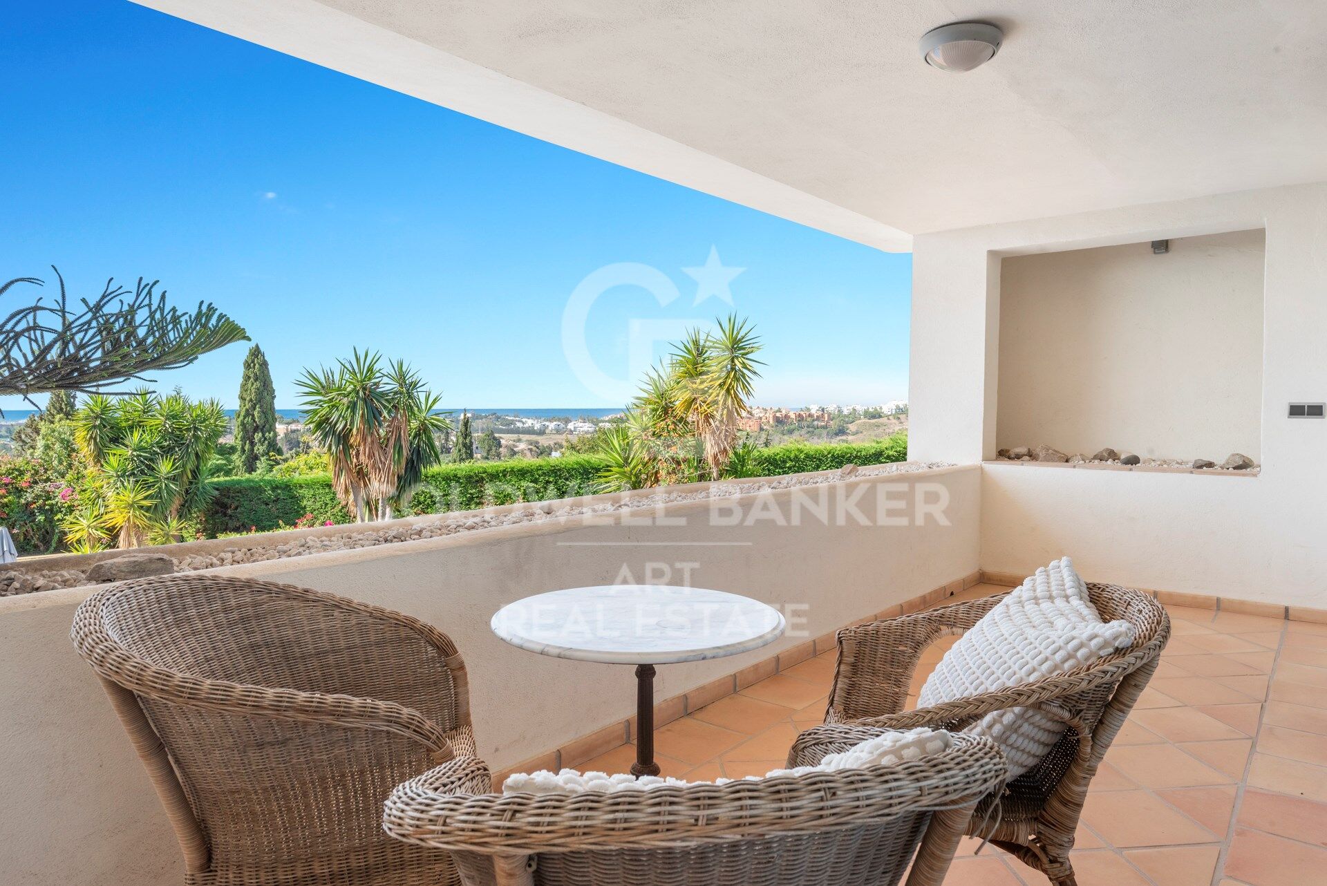 Luxusvilla mit Panoramablick auf das Mittelmeer in Benahavís
