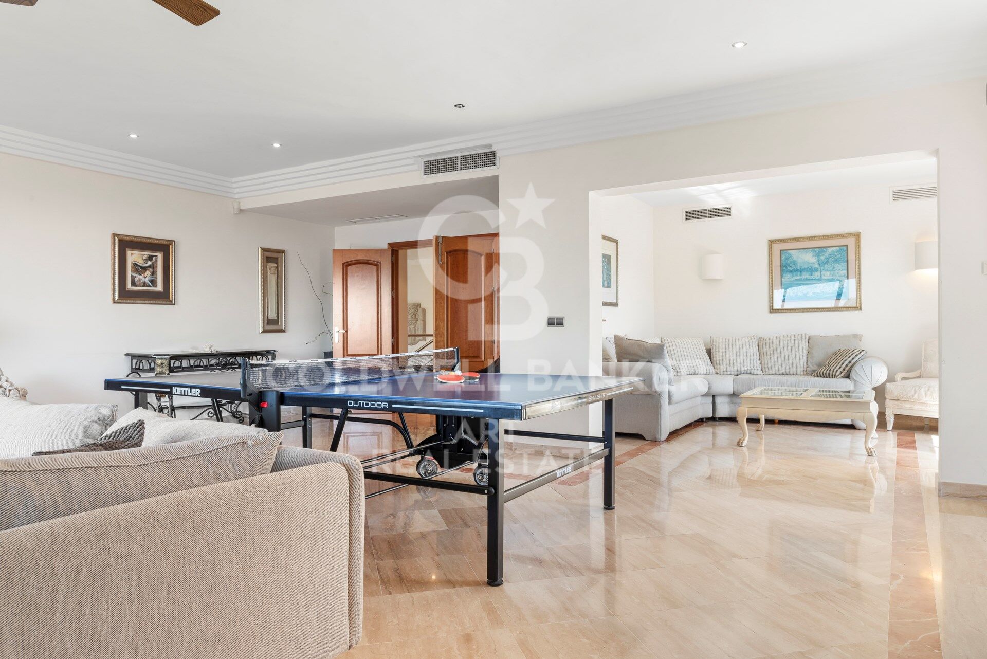 Luxusvilla mit Panoramablick auf das Mittelmeer in Benahavís