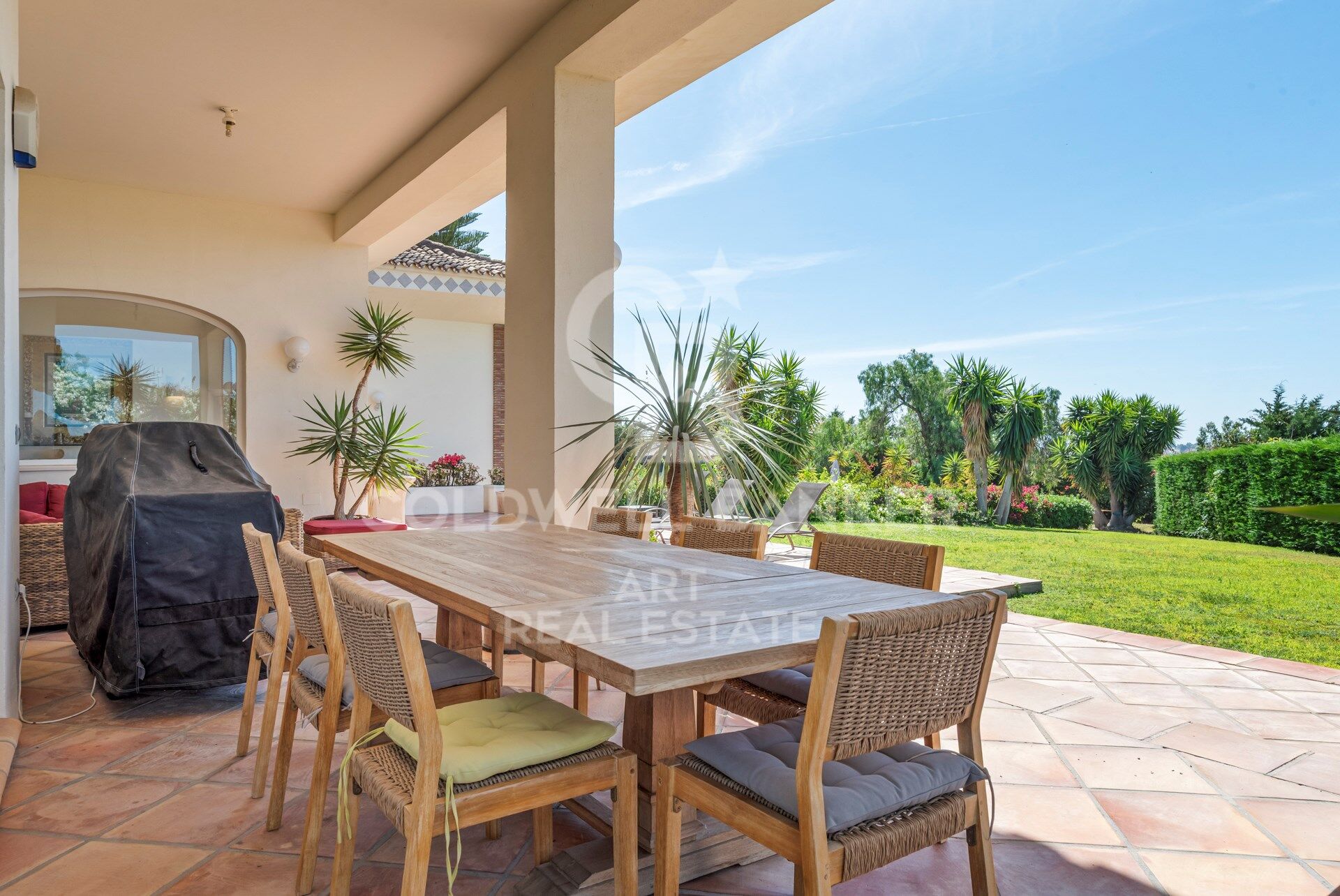 Luxusvilla mit Panoramablick auf das Mittelmeer in Benahavís