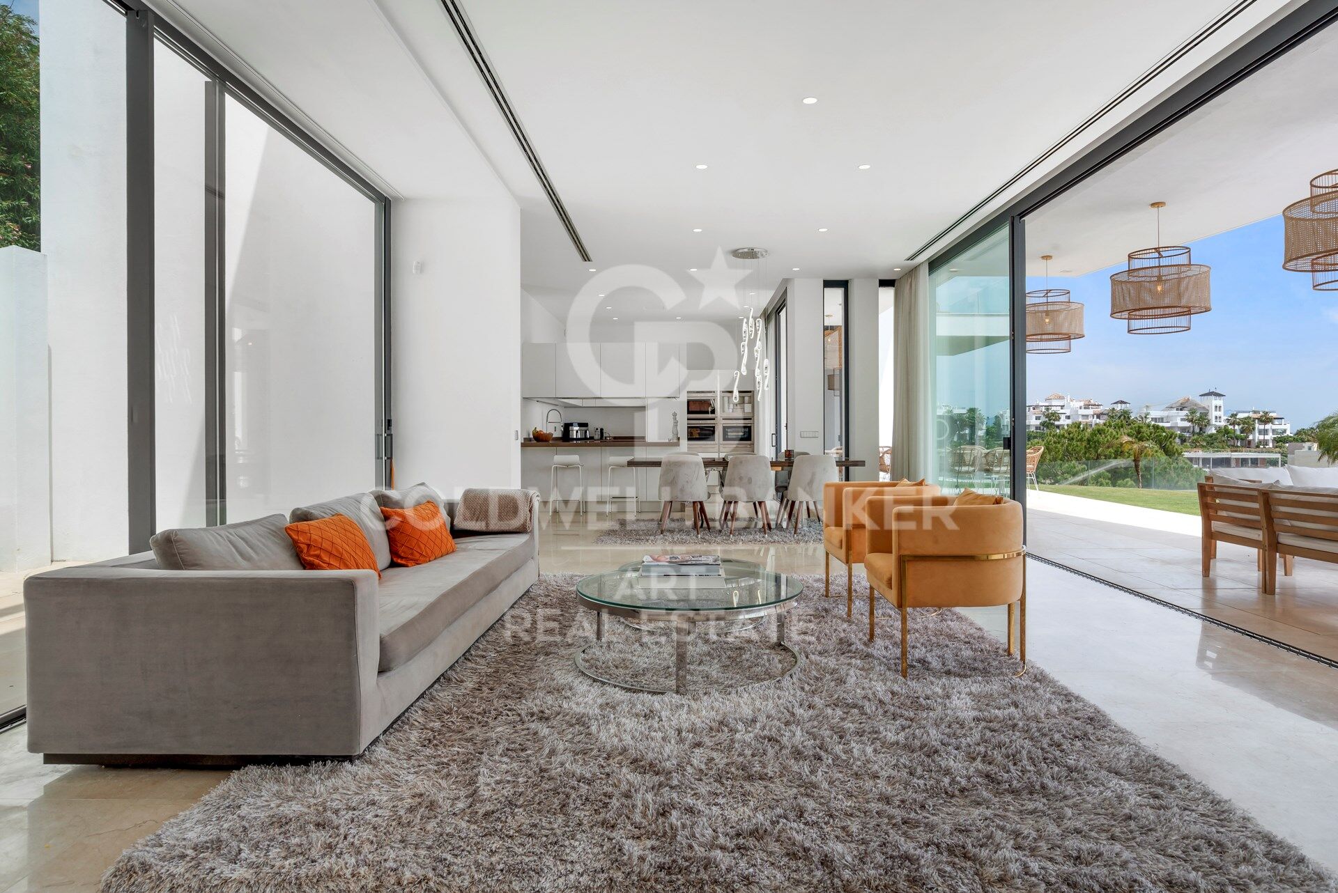 Zeitgenössische Villa mit Panoramablick auf das Meer in La Alquería, Benahavís