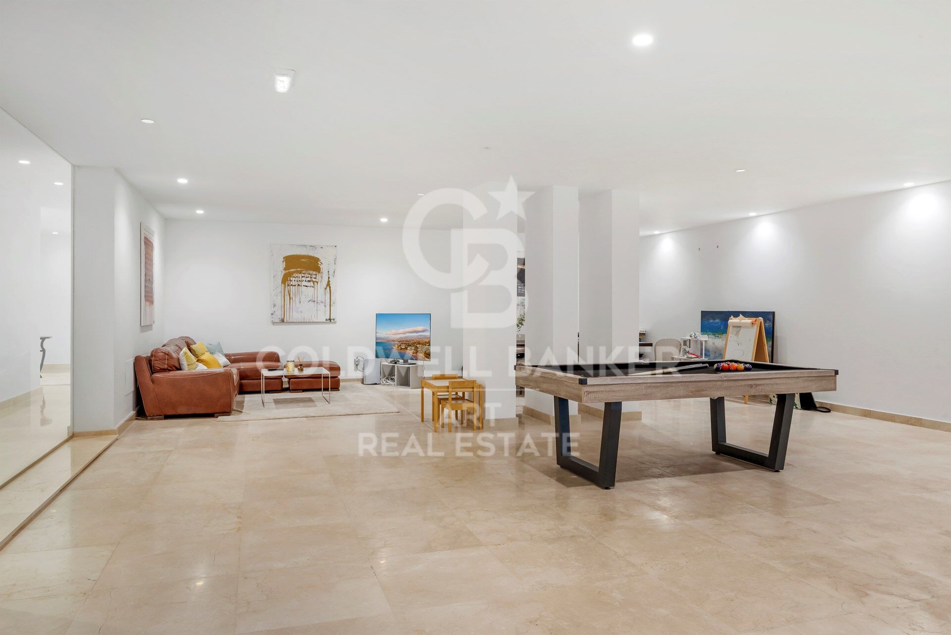 Zeitgenössische Villa mit Panoramablick auf das Meer in La Alquería, Benahavís