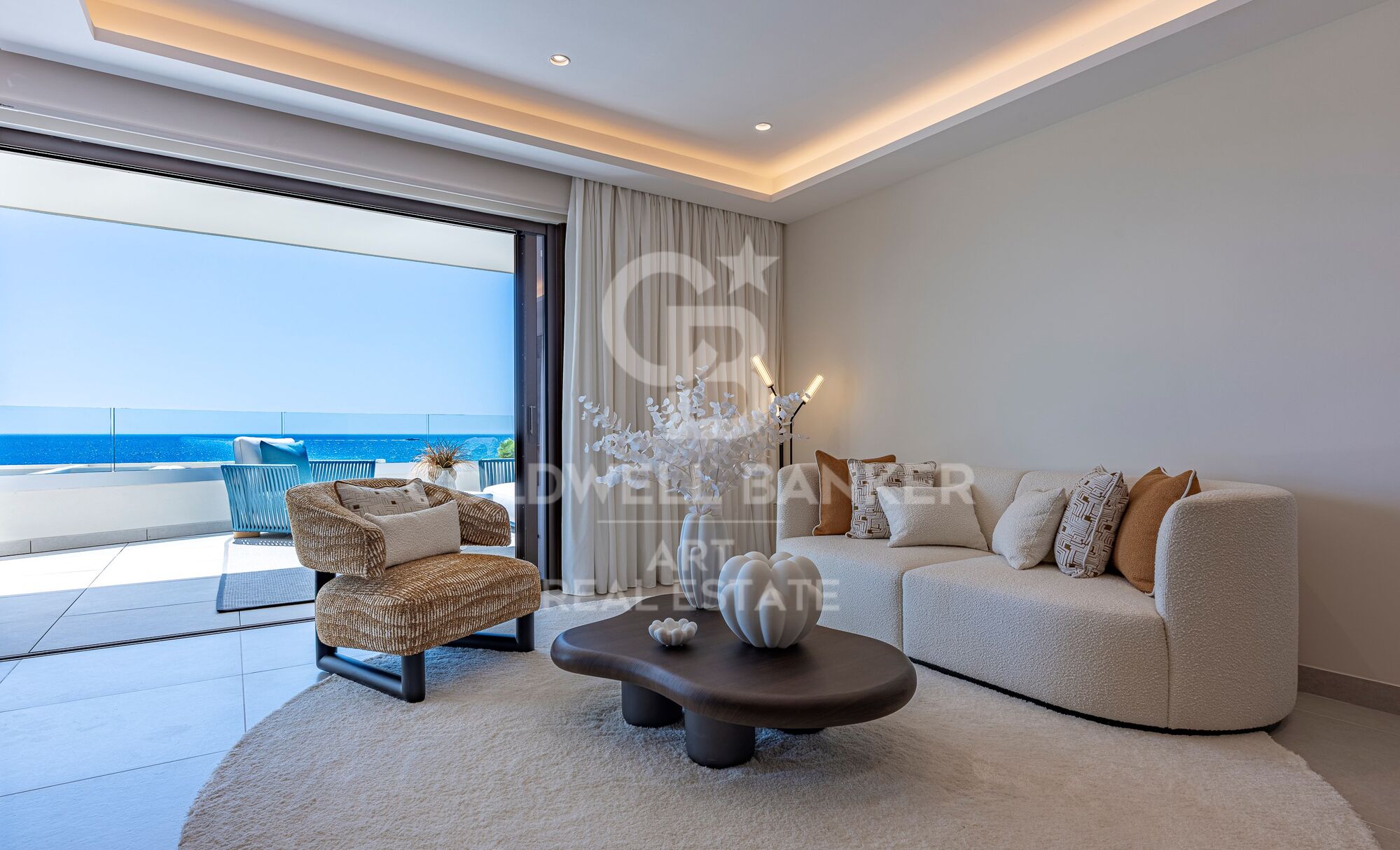 Exclusive Beachfront Apartment Between Marbella and Estepona