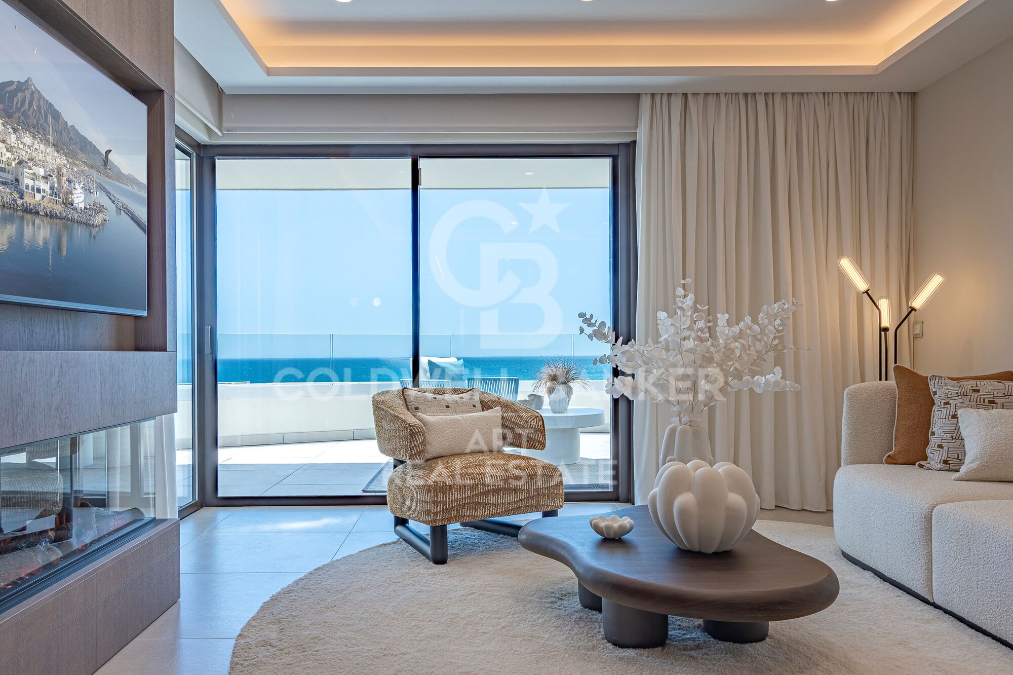 Exclusive Beachfront Apartment Between Marbella and Estepona