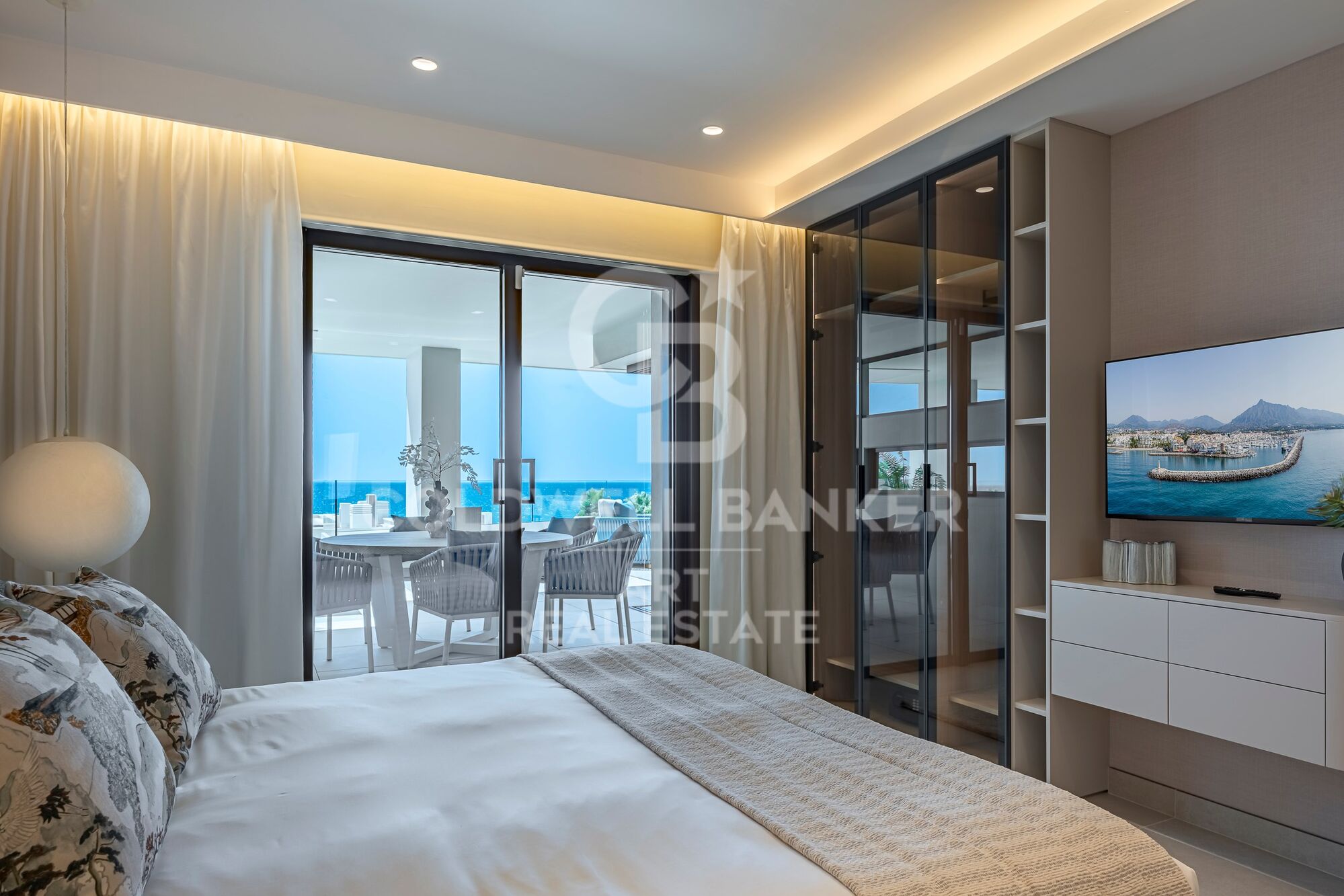 Exclusive Beachfront Apartment Between Marbella and Estepona