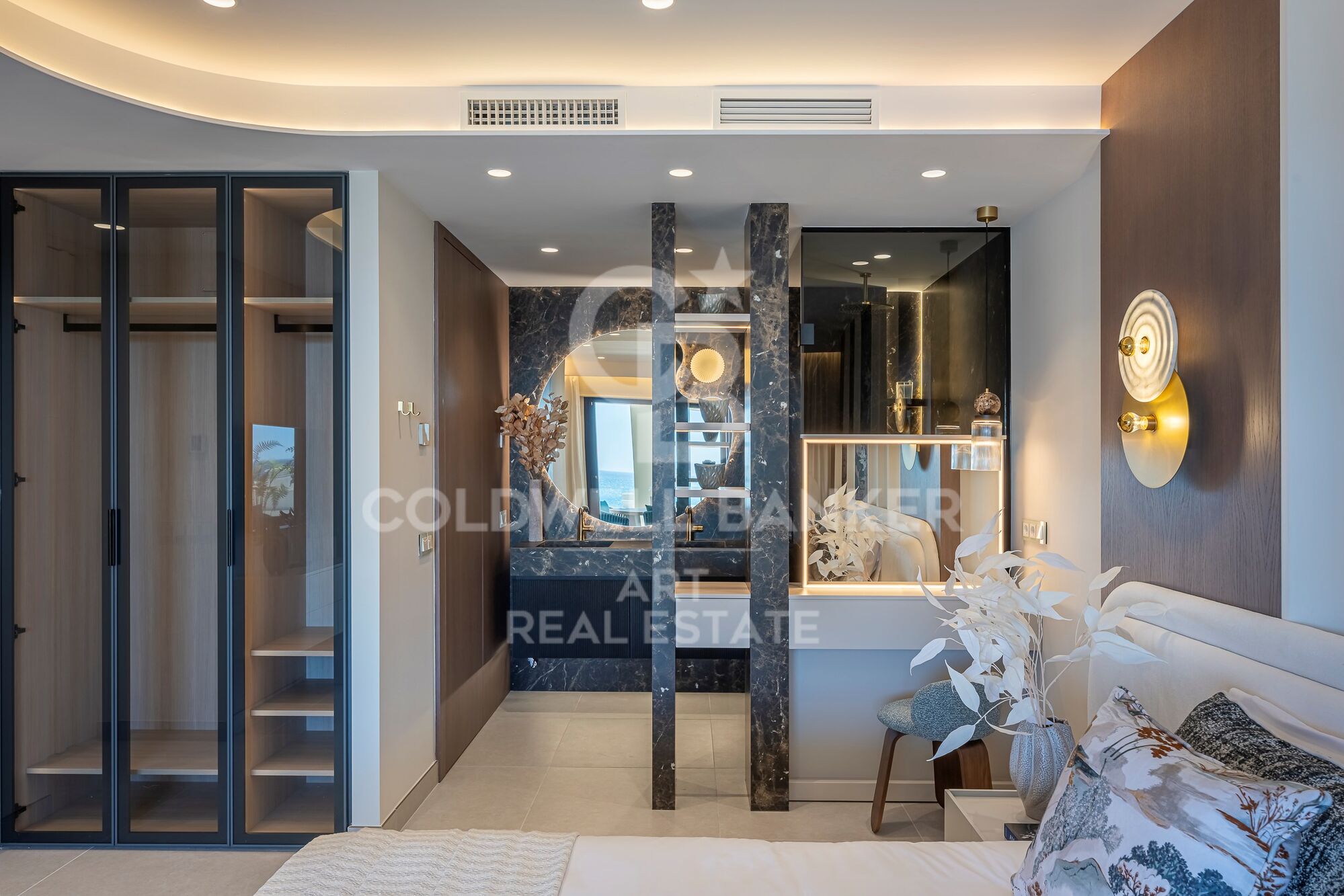 Exclusive Beachfront Apartment Between Marbella and Estepona