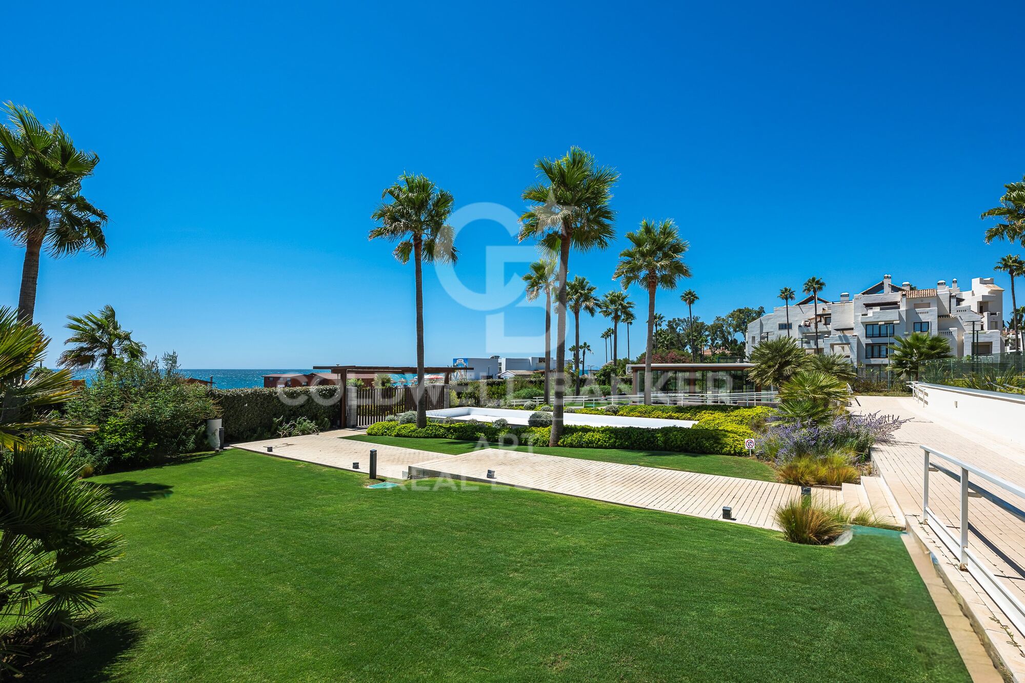 Exclusive Beachfront Apartment Between Marbella and Estepona