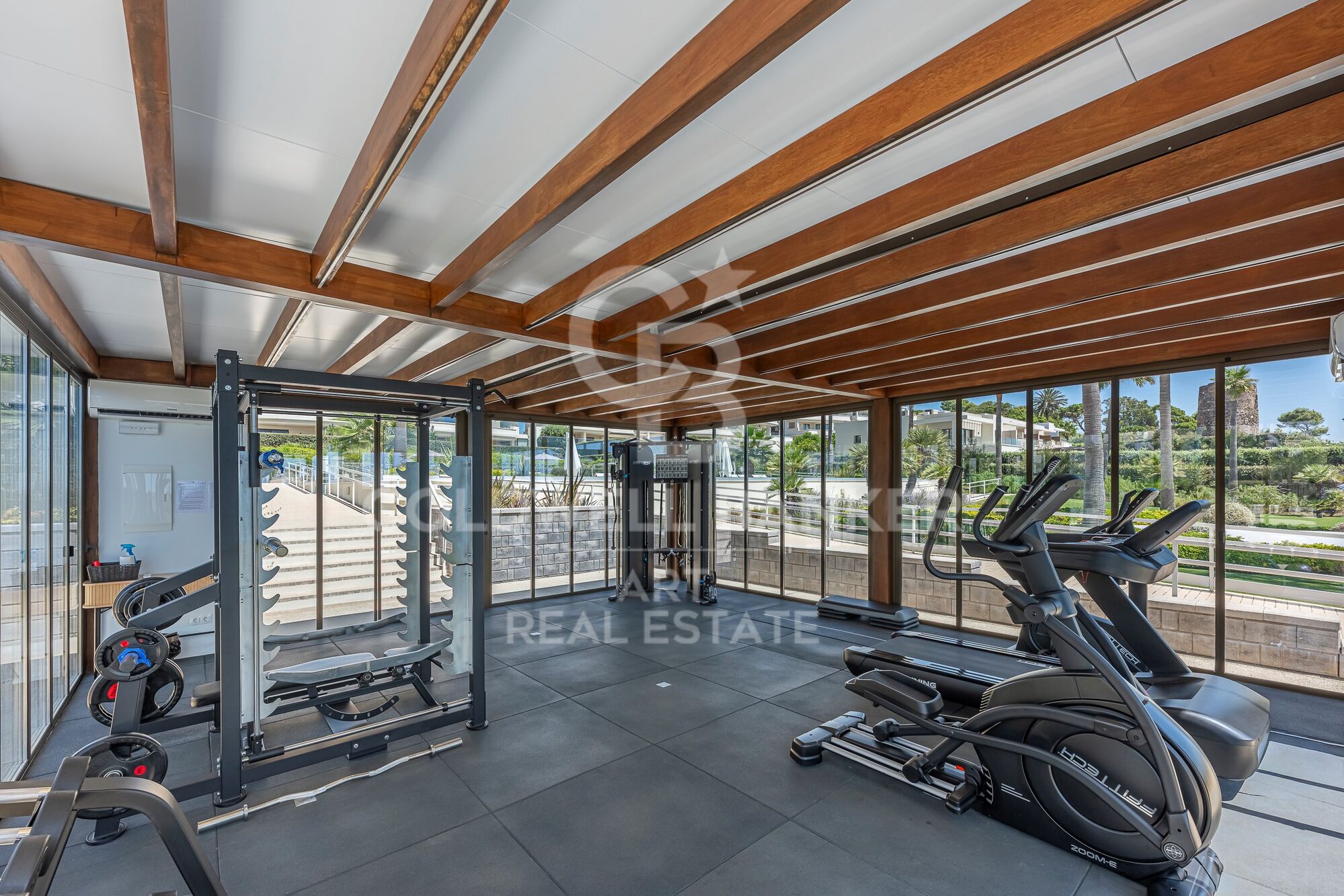 Exclusive Beachfront Apartment Between Marbella and Estepona