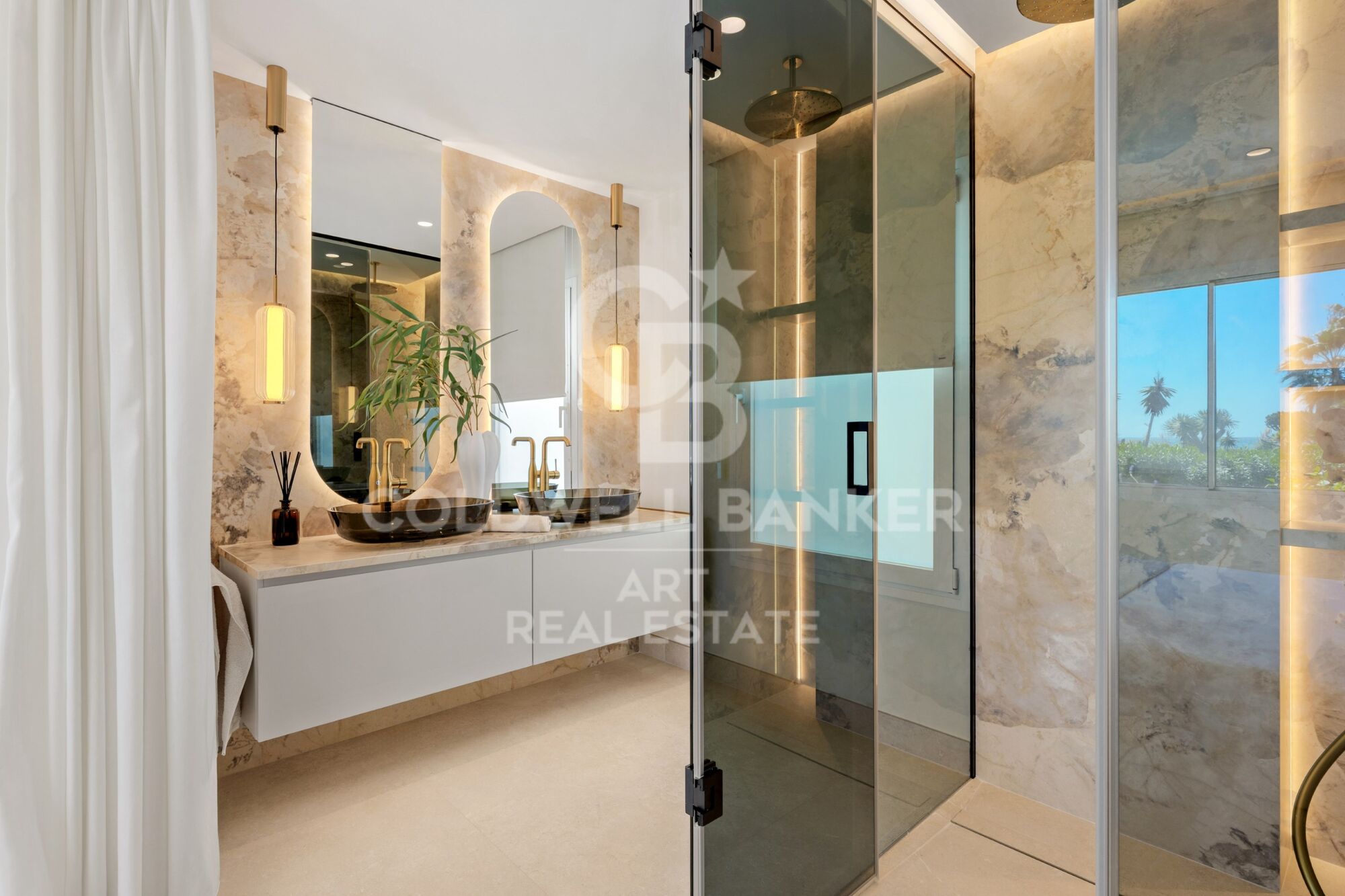 Appartement neuf exclusif en première ligne de plage à Costalita