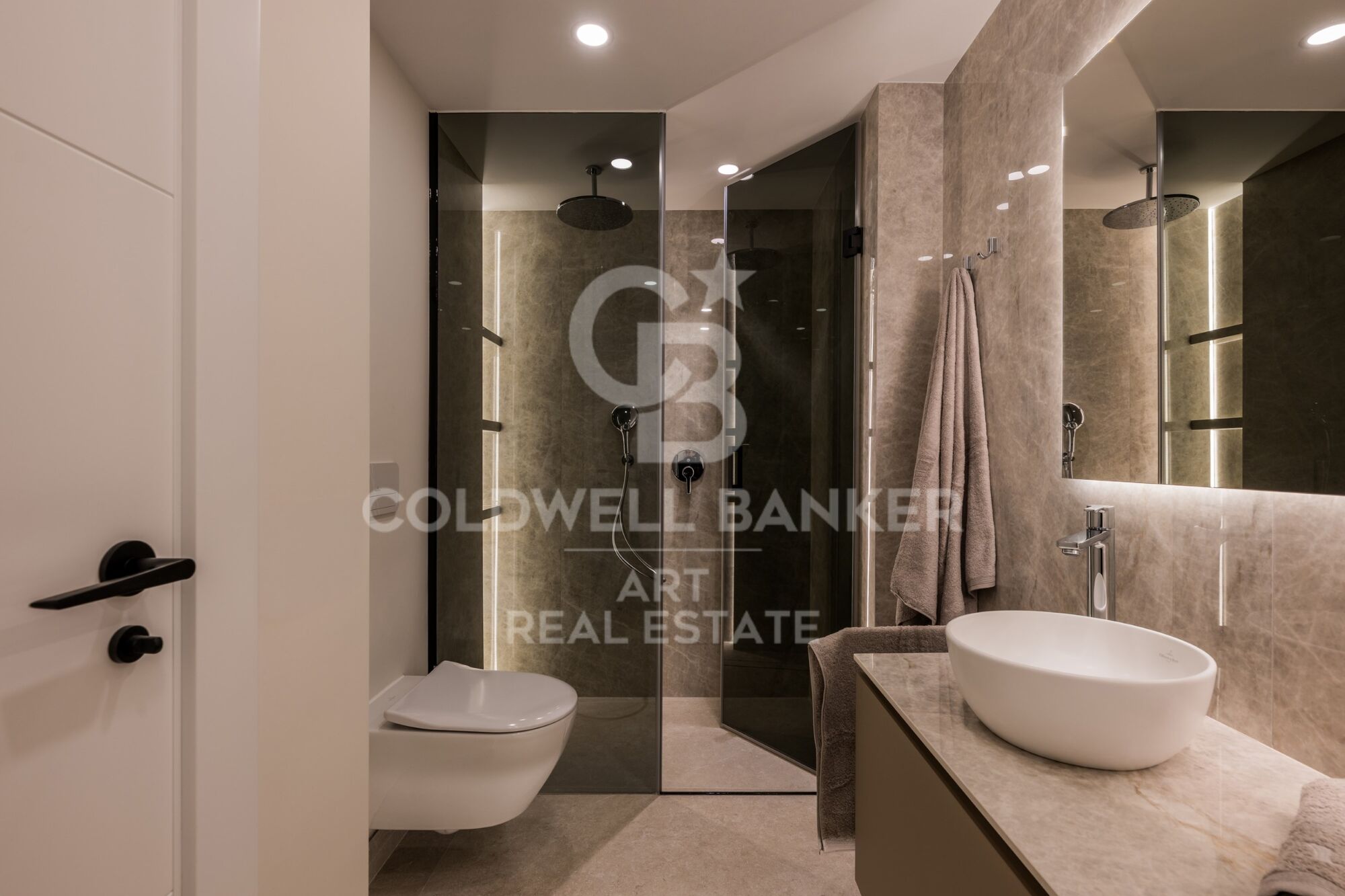 Appartement neuf exclusif en première ligne de plage à Costalita