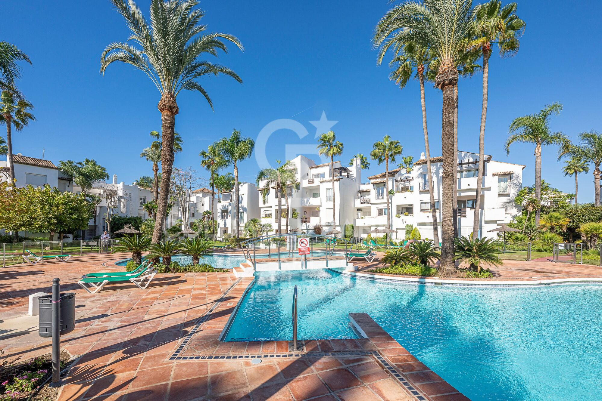 Appartement neuf exclusif en première ligne de plage à Costalita