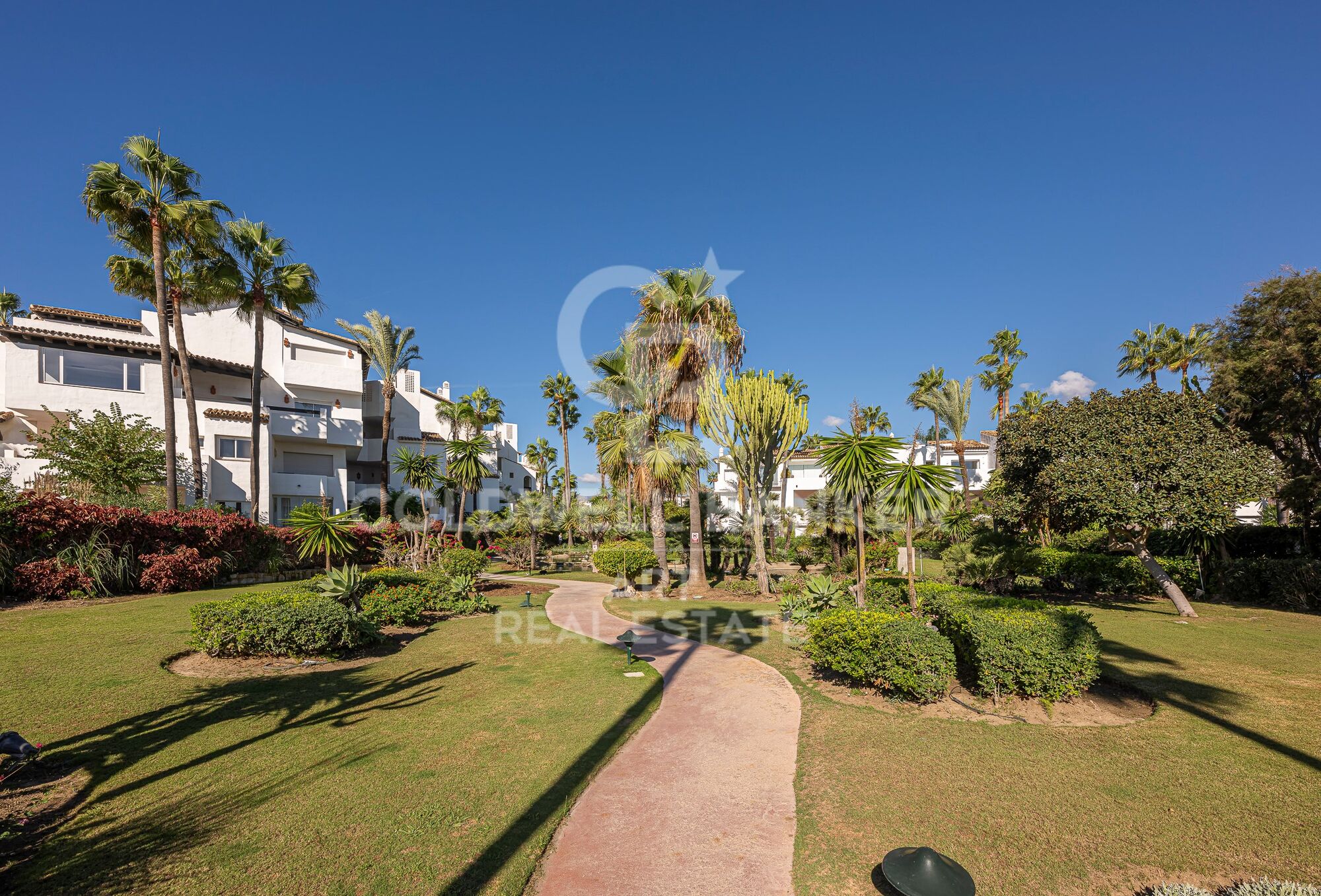 Appartement neuf exclusif en première ligne de plage à Costalita
