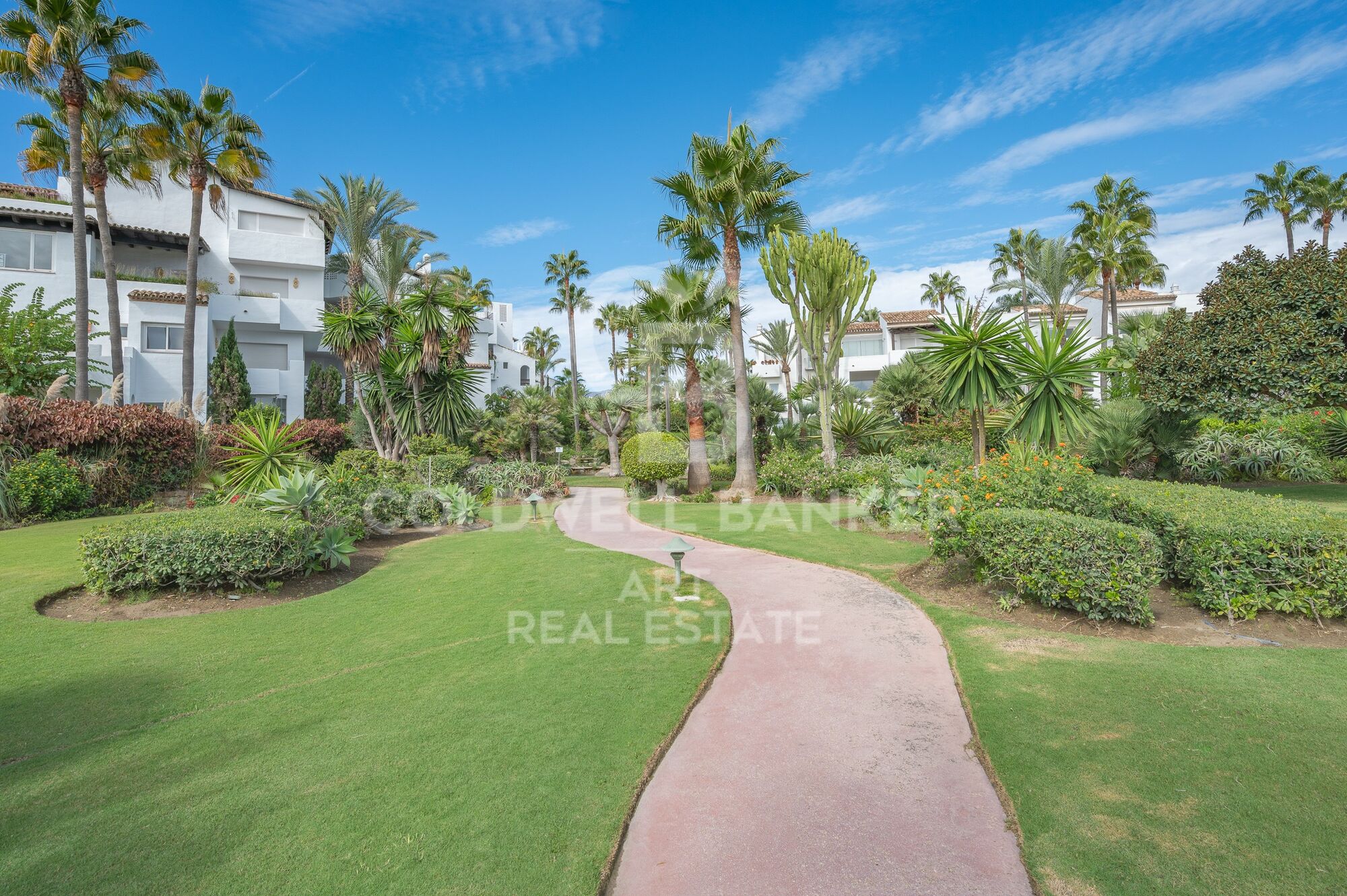 Appartement neuf exclusif en première ligne de plage à Costalita