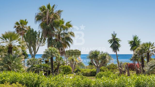 Appartement neuf exclusif en première ligne de plage à Costalita