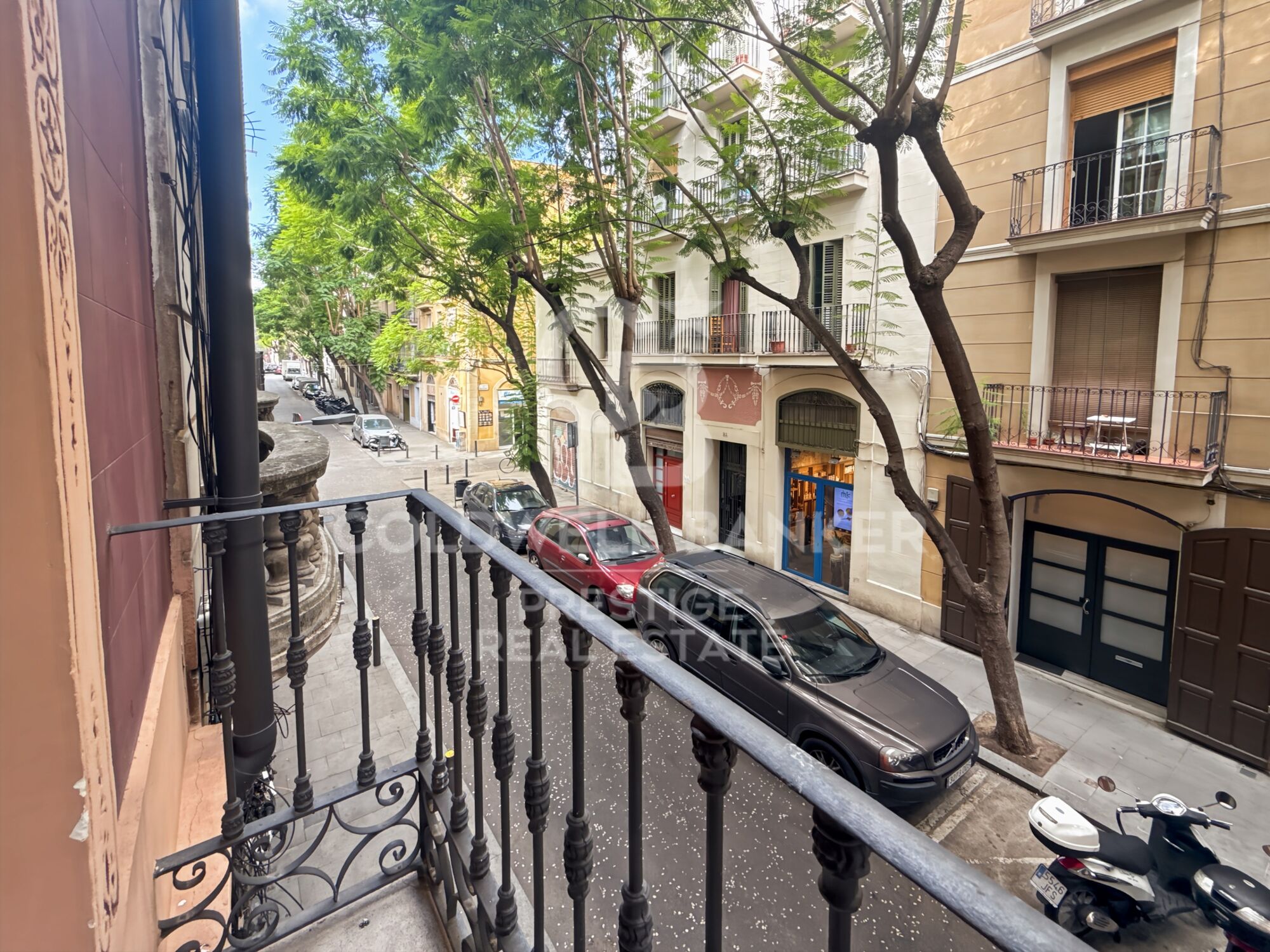 Renovierte Wohnung mit Terrasse nahe der Metrostation Joanic