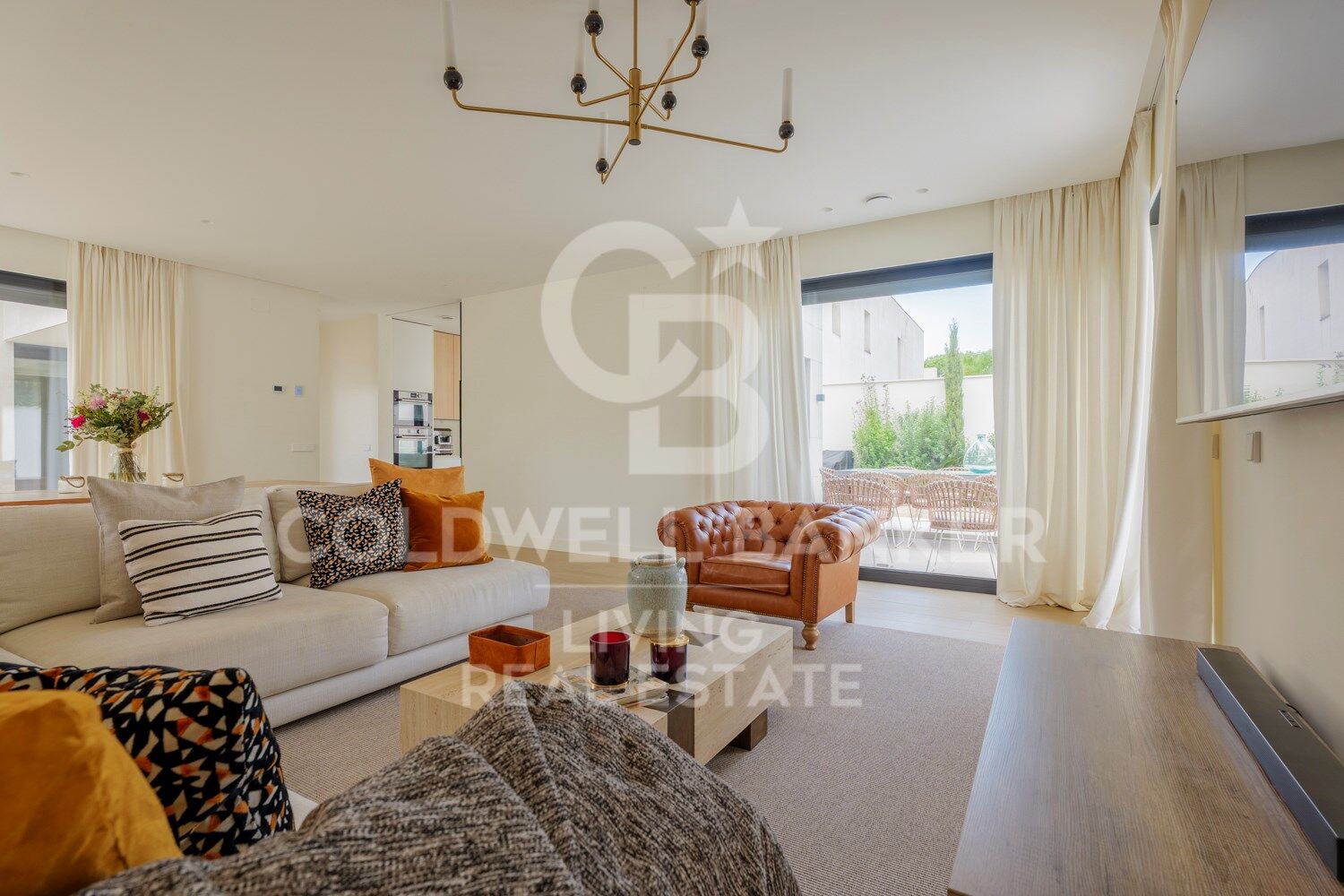 Haus mit Grundstück 5 Schlafzimmer, 3 Stockwerke Verkauf Pozuelo de Alarcón