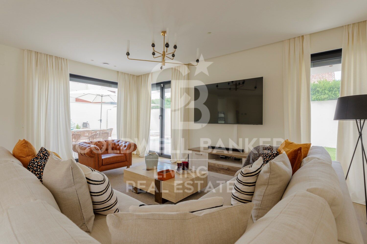 Haus mit Grundstück 5 Schlafzimmer, 3 Stockwerke Verkauf Pozuelo de Alarcón