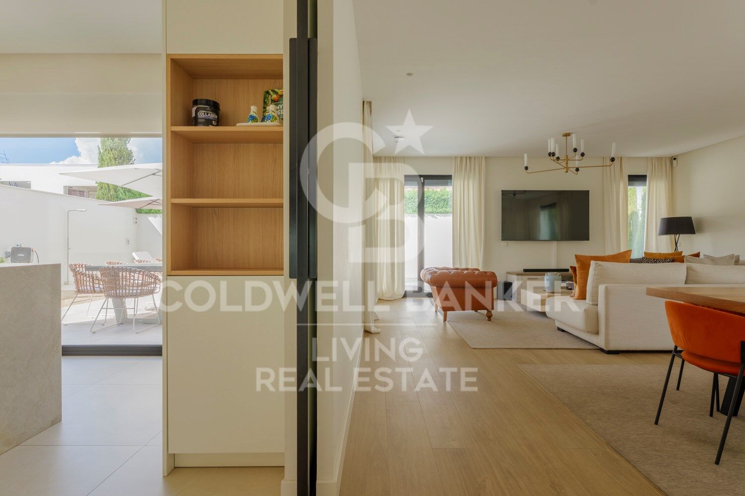 Haus mit Grundstück 5 Schlafzimmer, 3 Stockwerke Verkauf Pozuelo de Alarcón