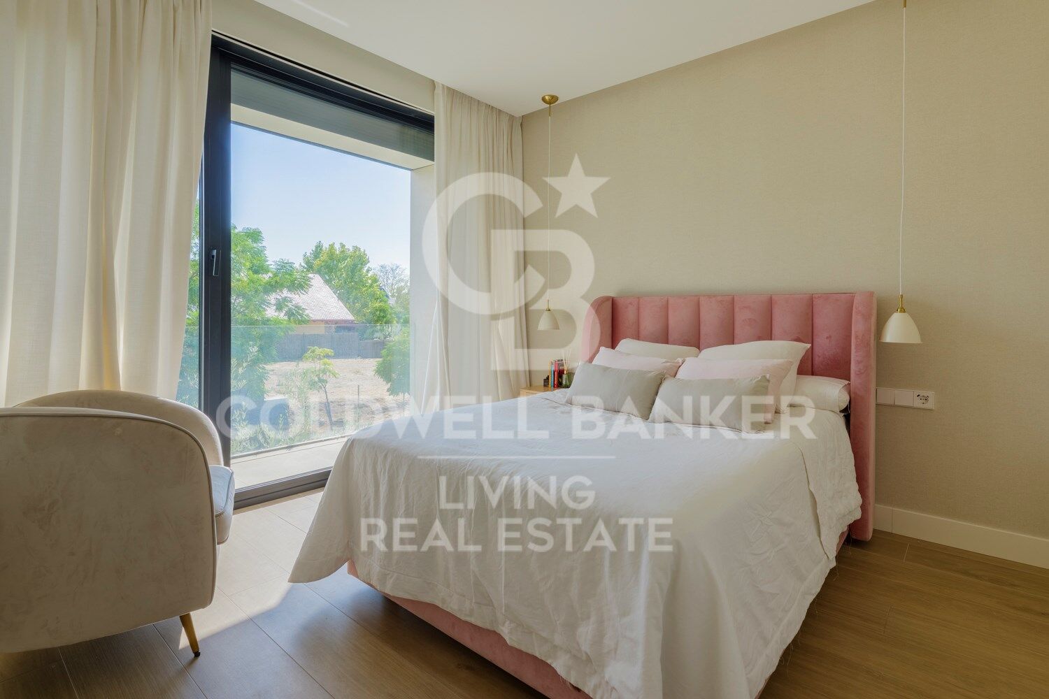 Haus mit Grundstück 5 Schlafzimmer, 3 Stockwerke Verkauf Pozuelo de Alarcón