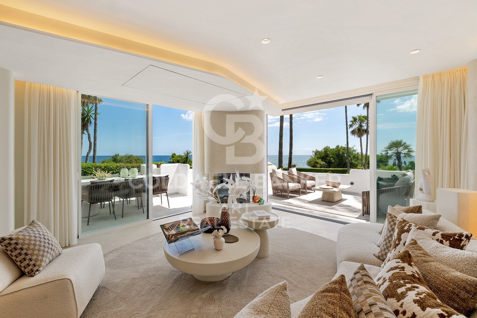 Exclusive Contemporary Beachfront Residence in Alcazaba Beach
